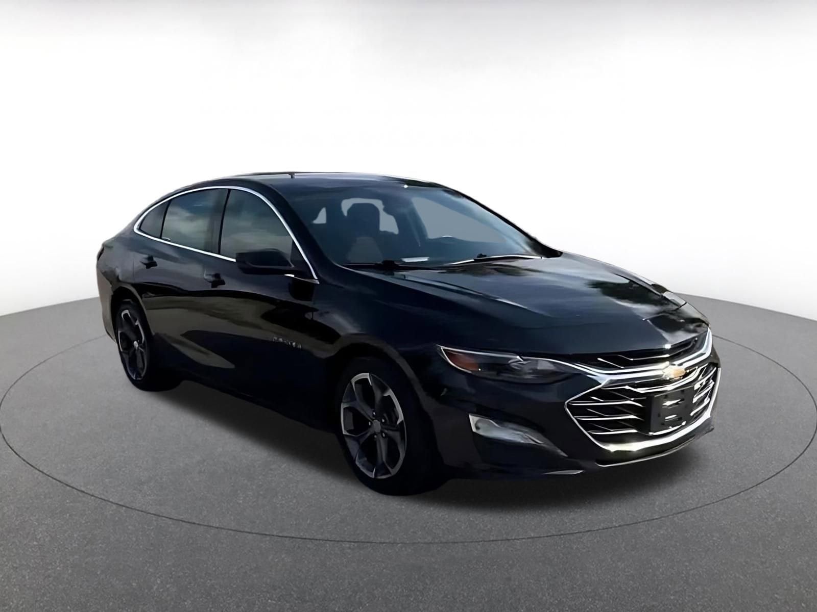 Thumbnail: 2023 Chevrolet Malibu - 3