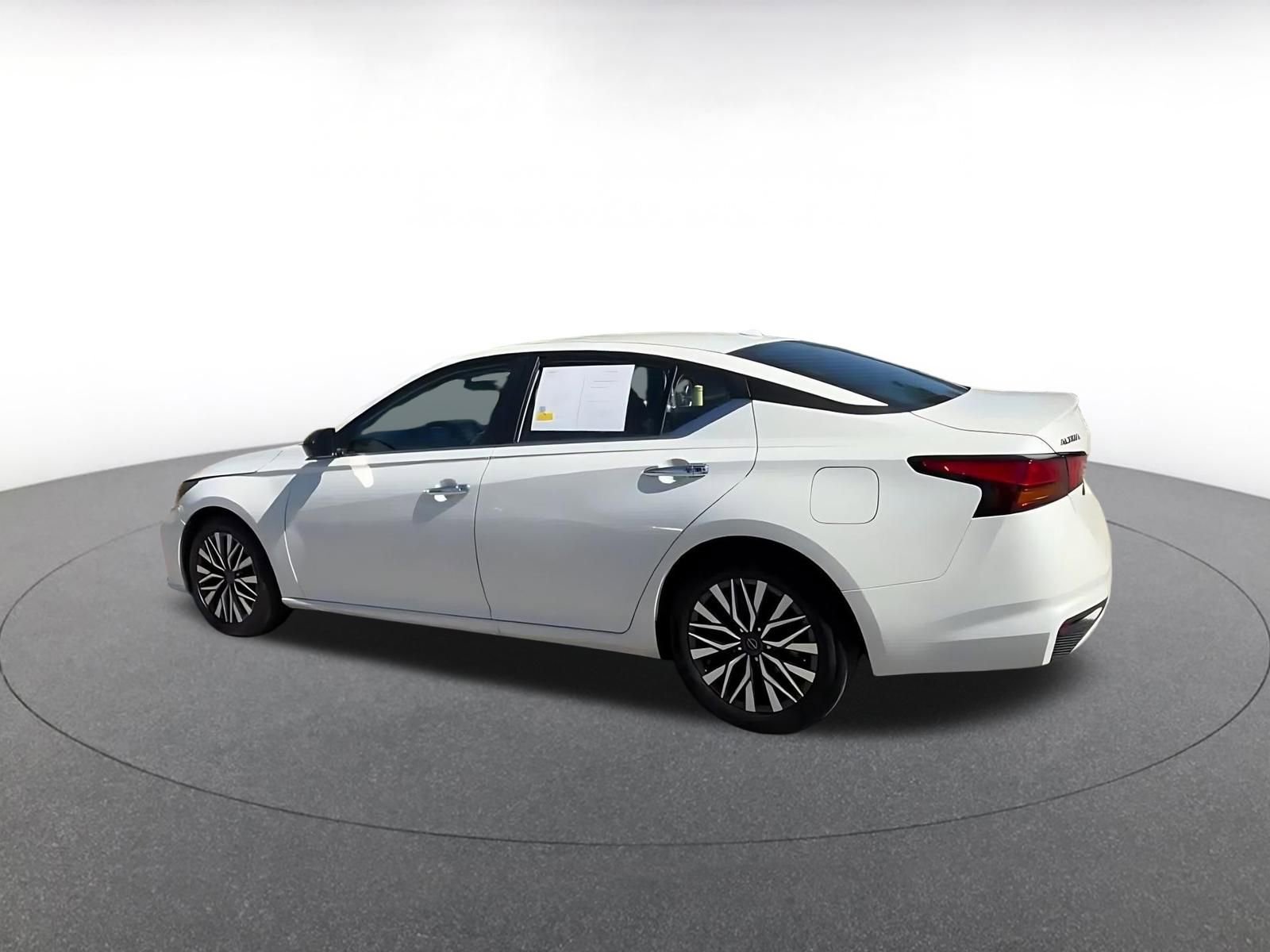 Thumbnail: 2025 Nissan Altima - 10