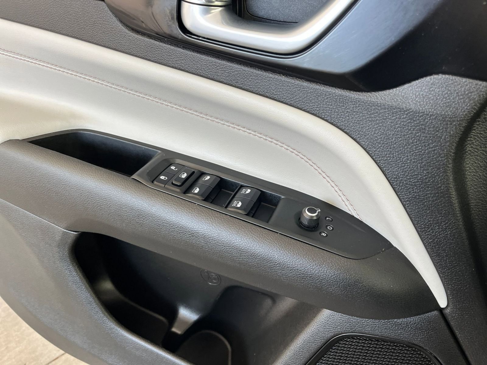 Thumbnail: 2025 Jeep Compass - 30