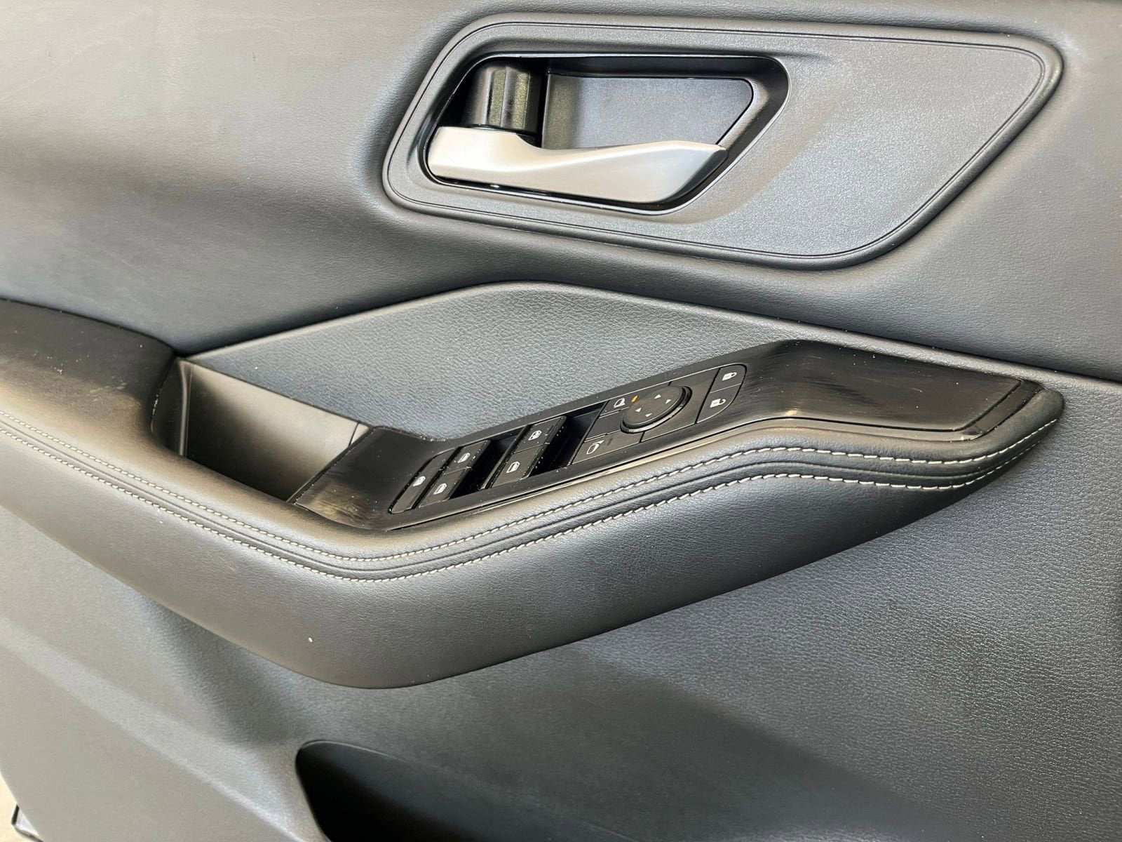 Thumbnail: 2025 Nissan Rogue - 18