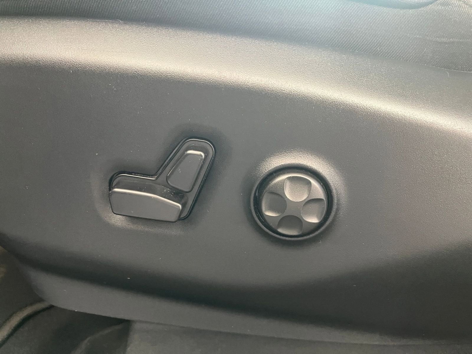 Thumbnail: 2025 Chrysler Pacifica - 23