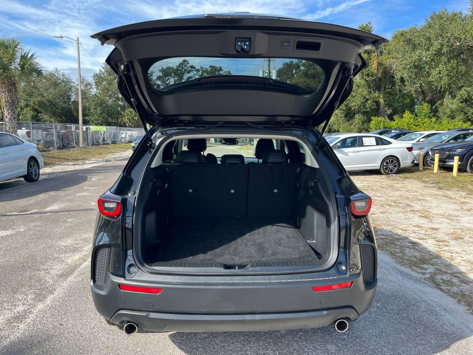 Thumbnail: 2025 Mazda CX-50 - 31