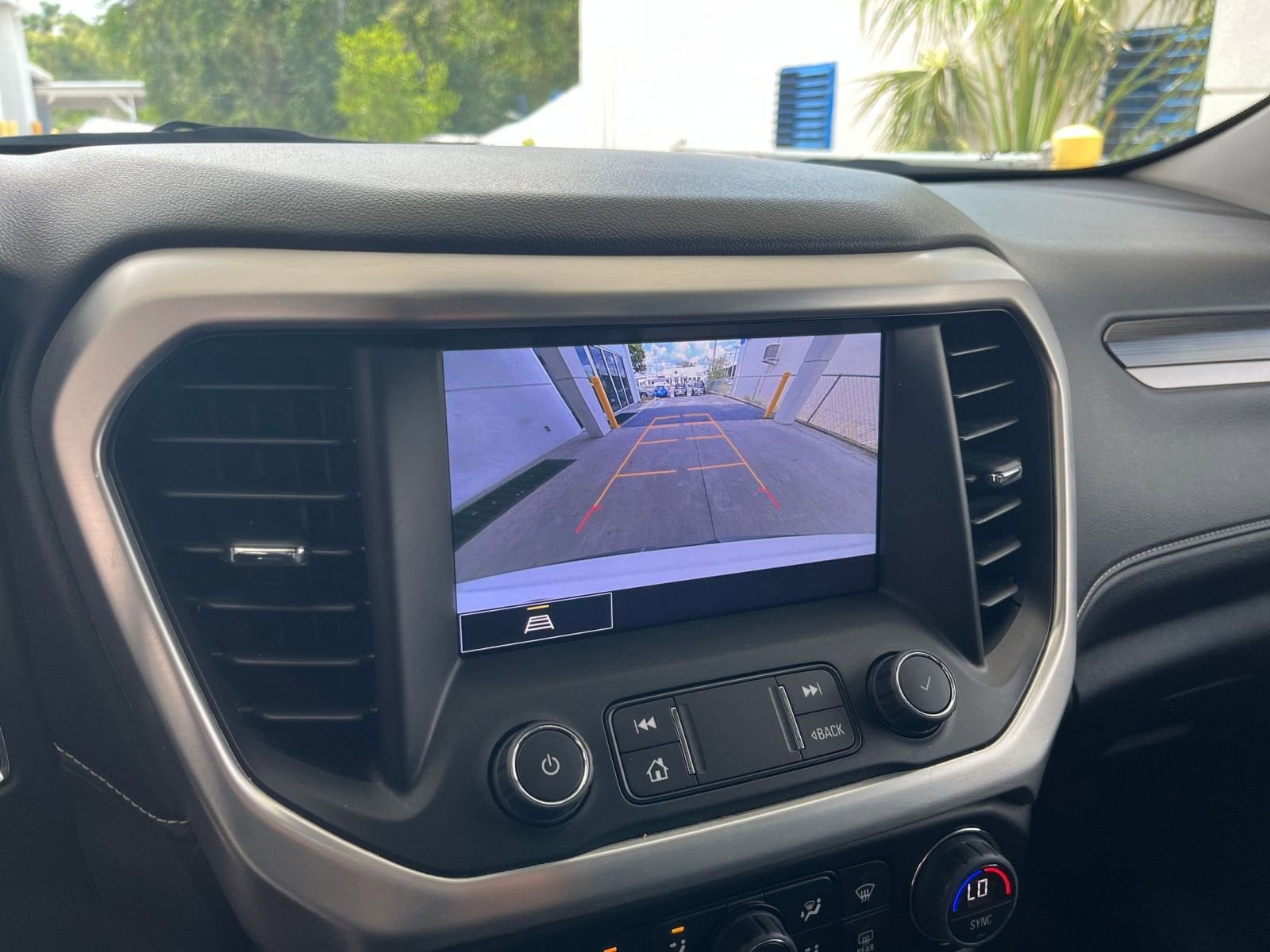 Thumbnail: 2023 GMC Acadia - 17