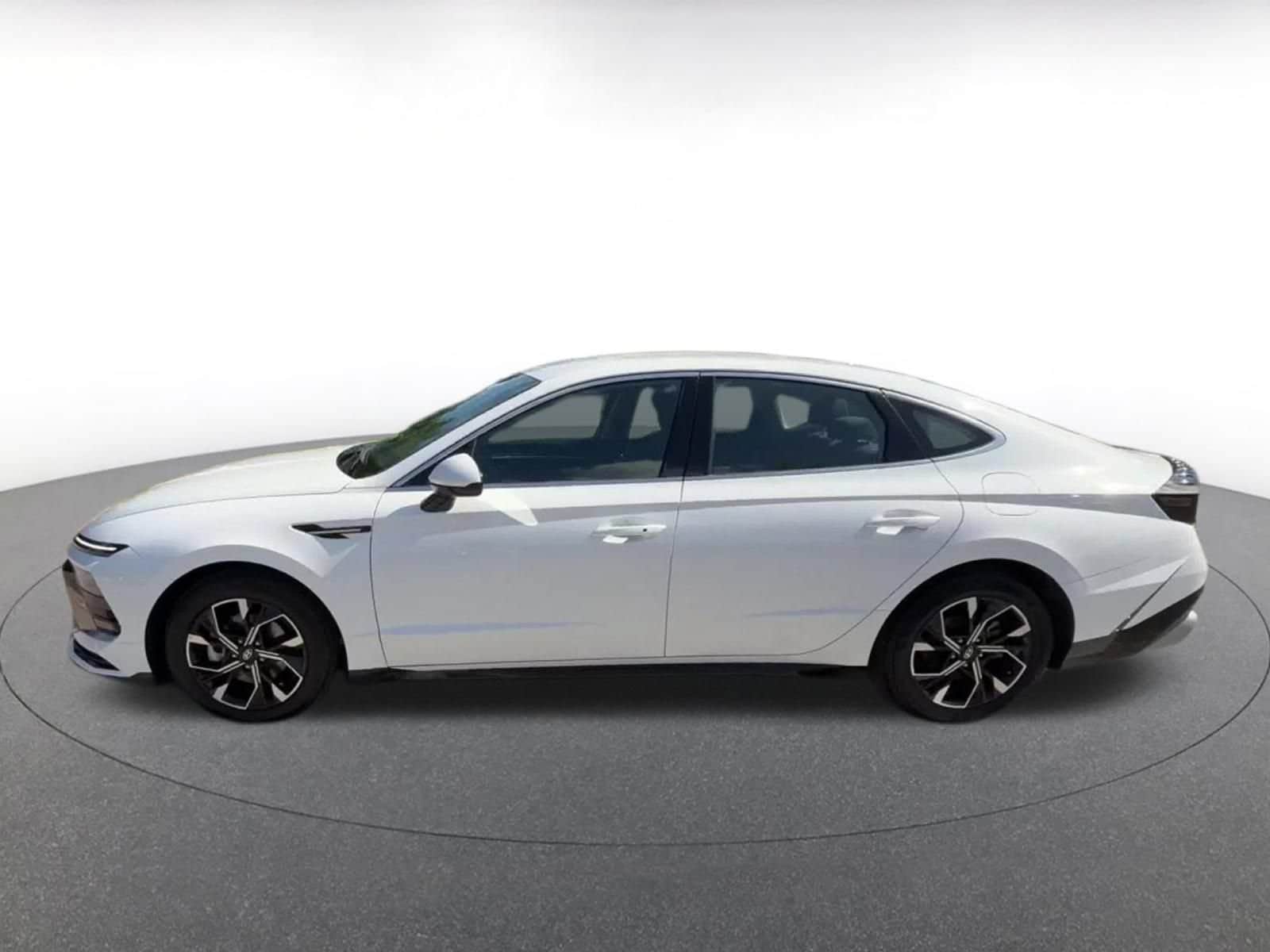 Thumbnail: 2025 Hyundai Sonata - 9