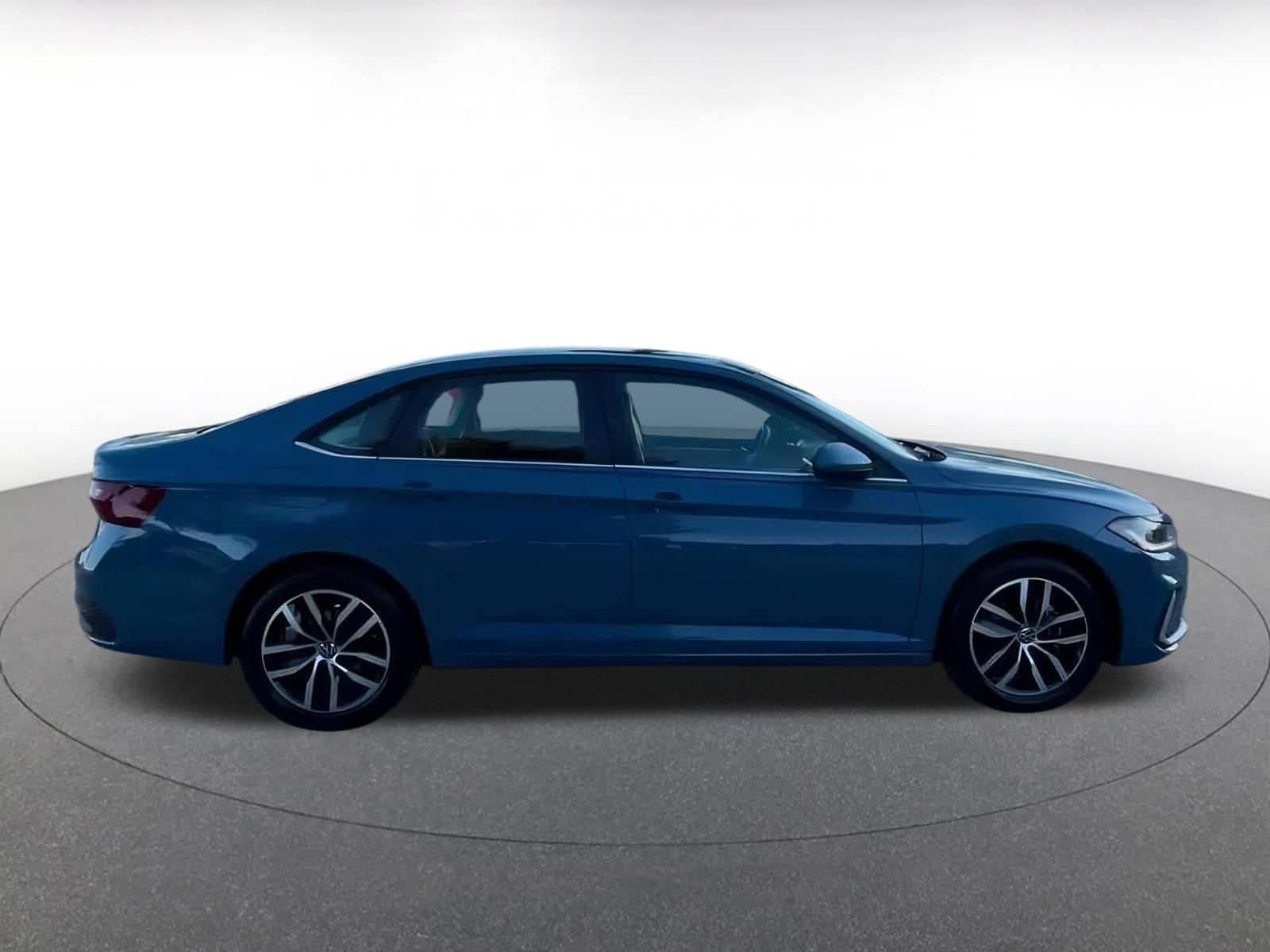 Thumbnail: 2025 Volkswagen Jetta - 16