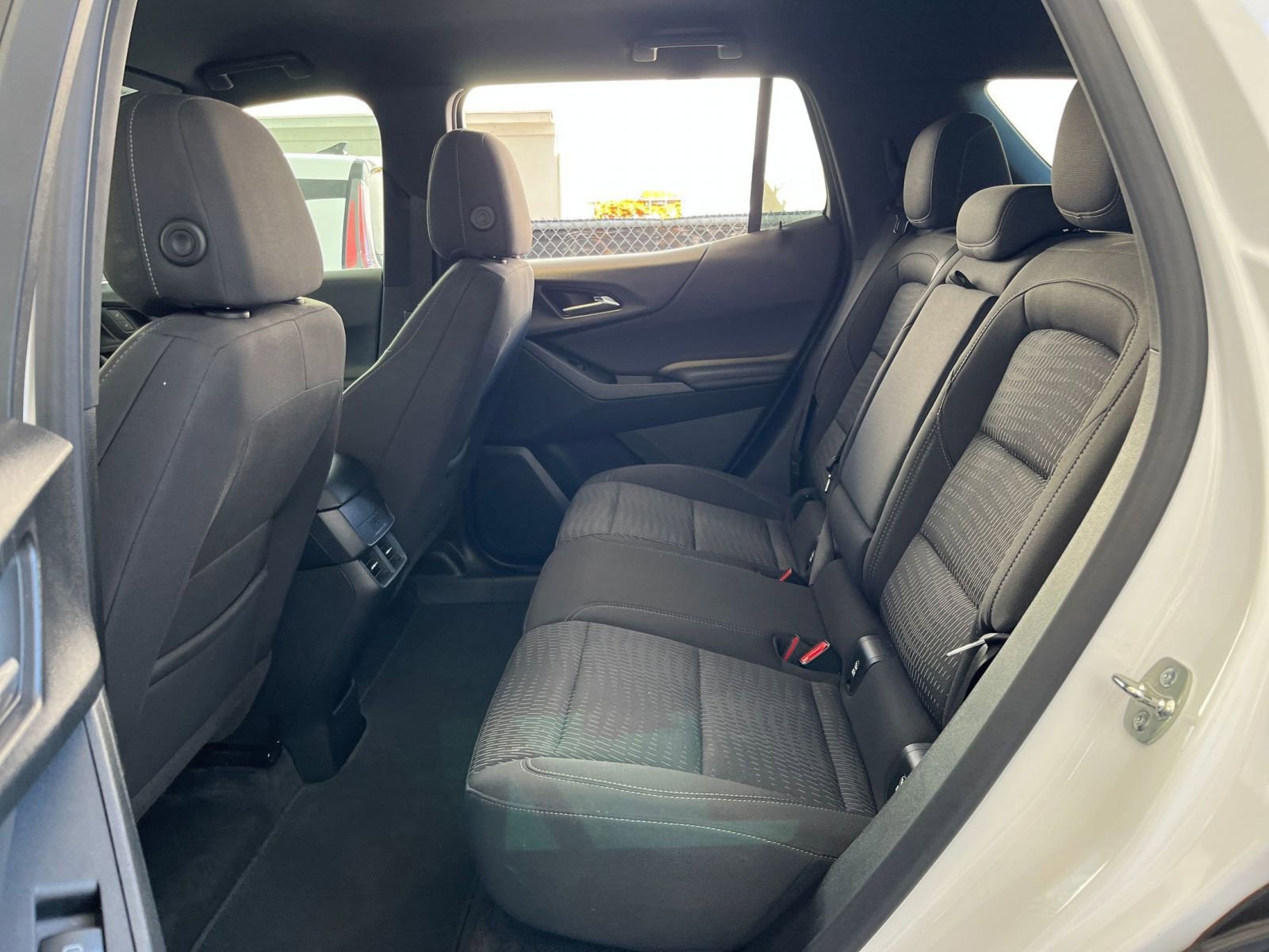 Thumbnail: 2025 Chevrolet Equinox - 25