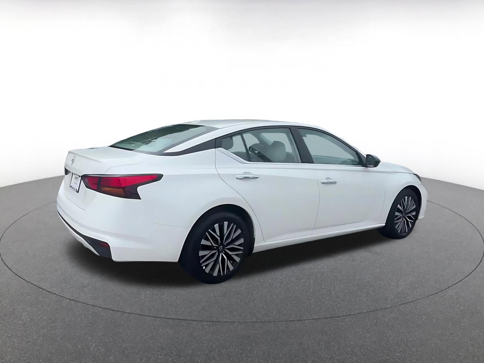 Thumbnail: 2025 Nissan Altima - 14