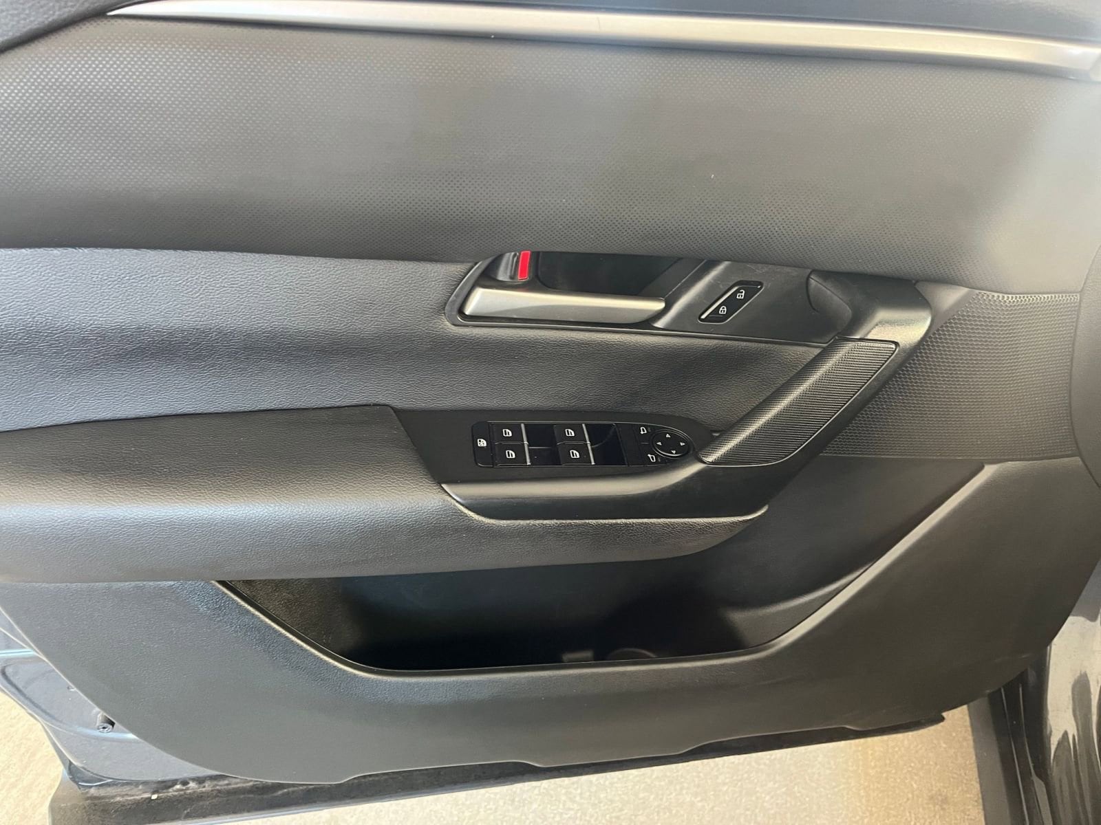 Thumbnail: 2025 Mazda CX-50 - 18