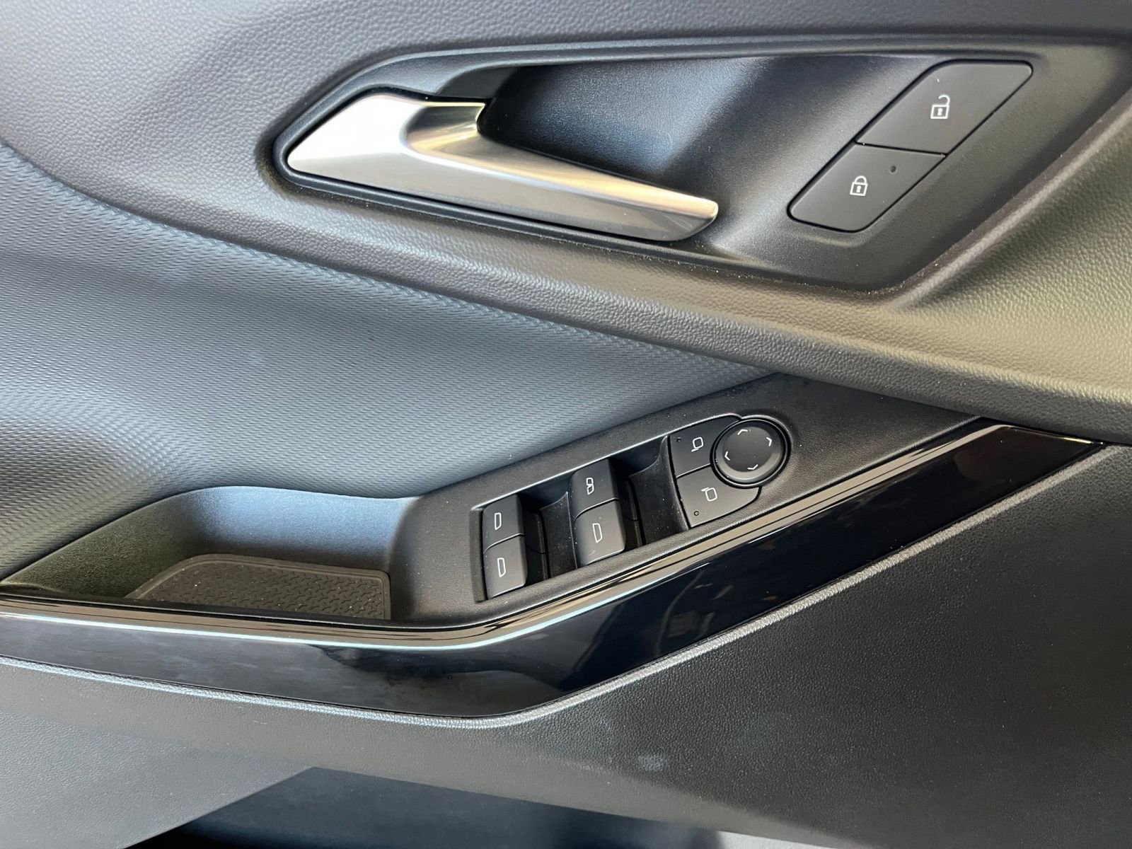 Thumbnail: 2025 Chevrolet Equinox - 20