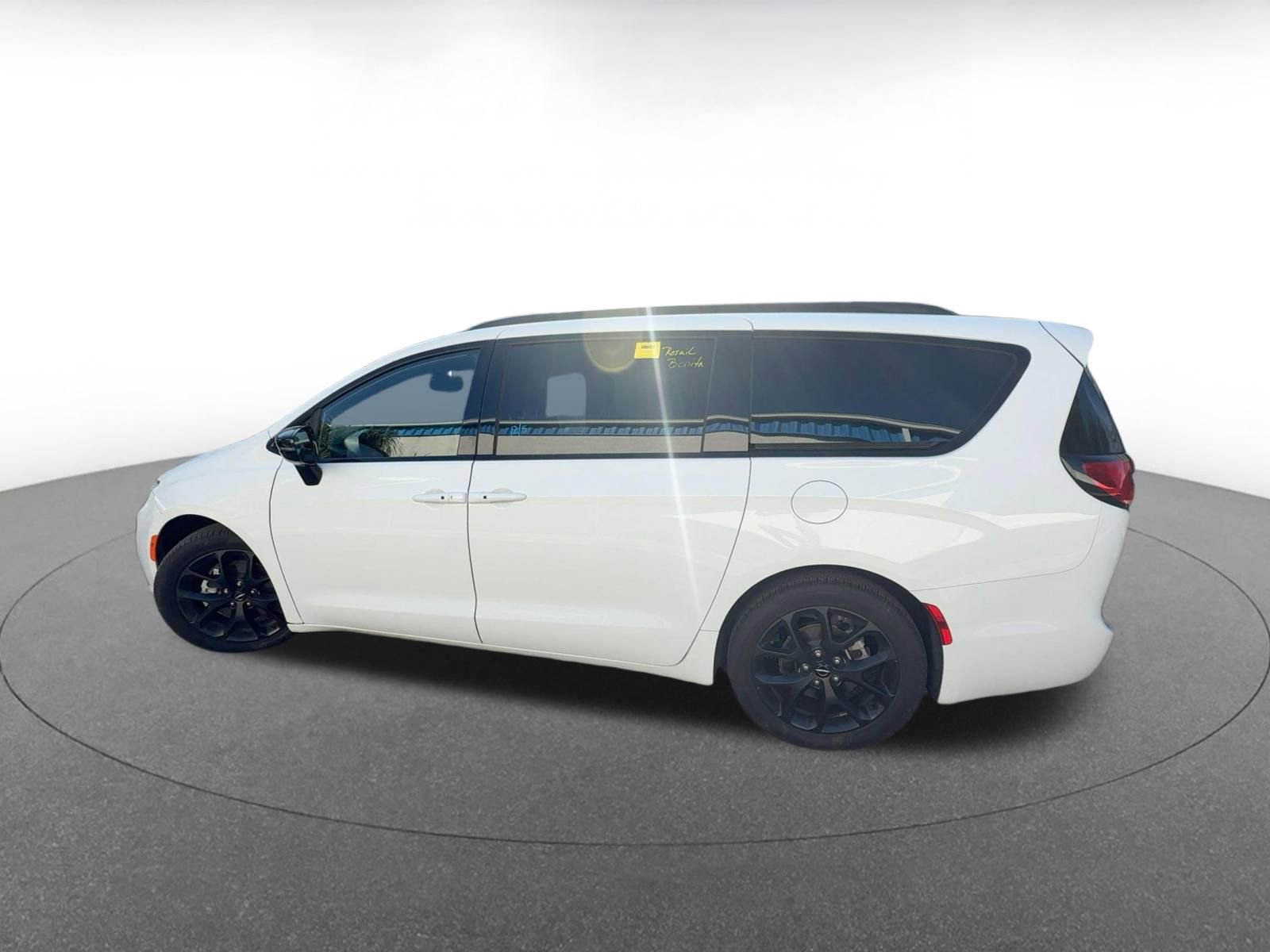 Thumbnail: 2025 Chrysler Pacifica - 6