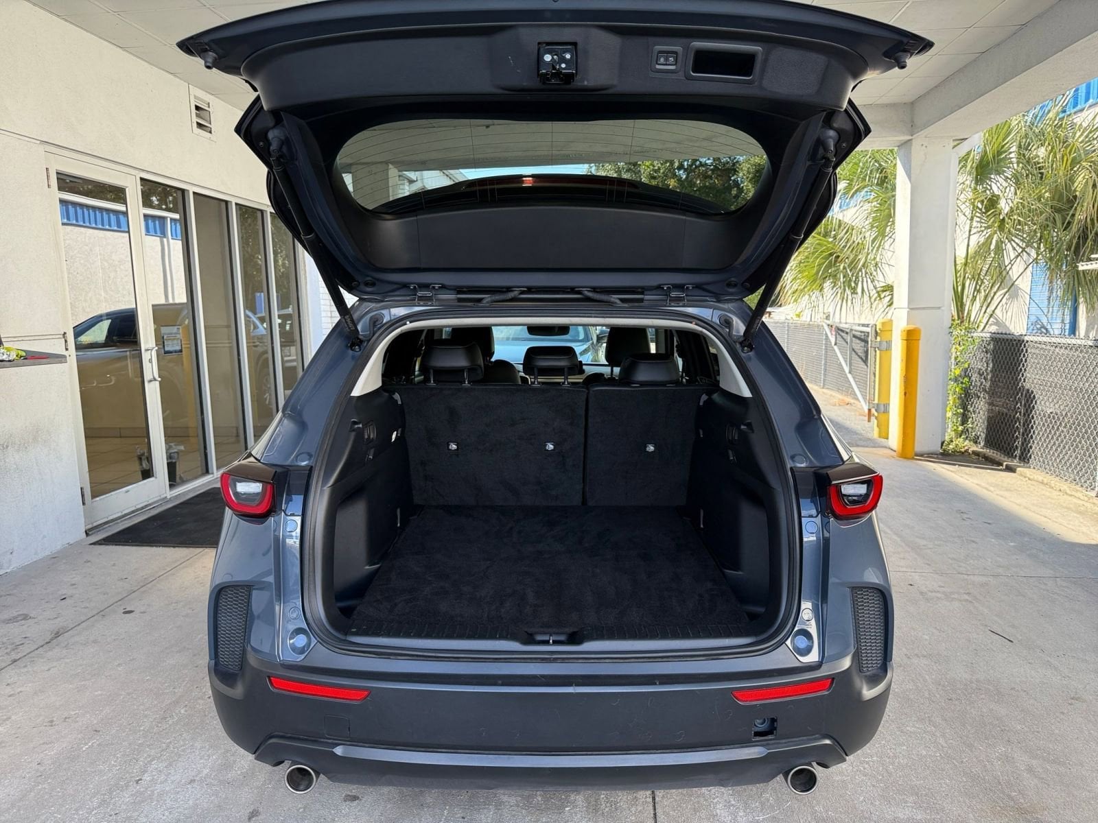 Thumbnail: 2025 Mazda CX-50 - 32