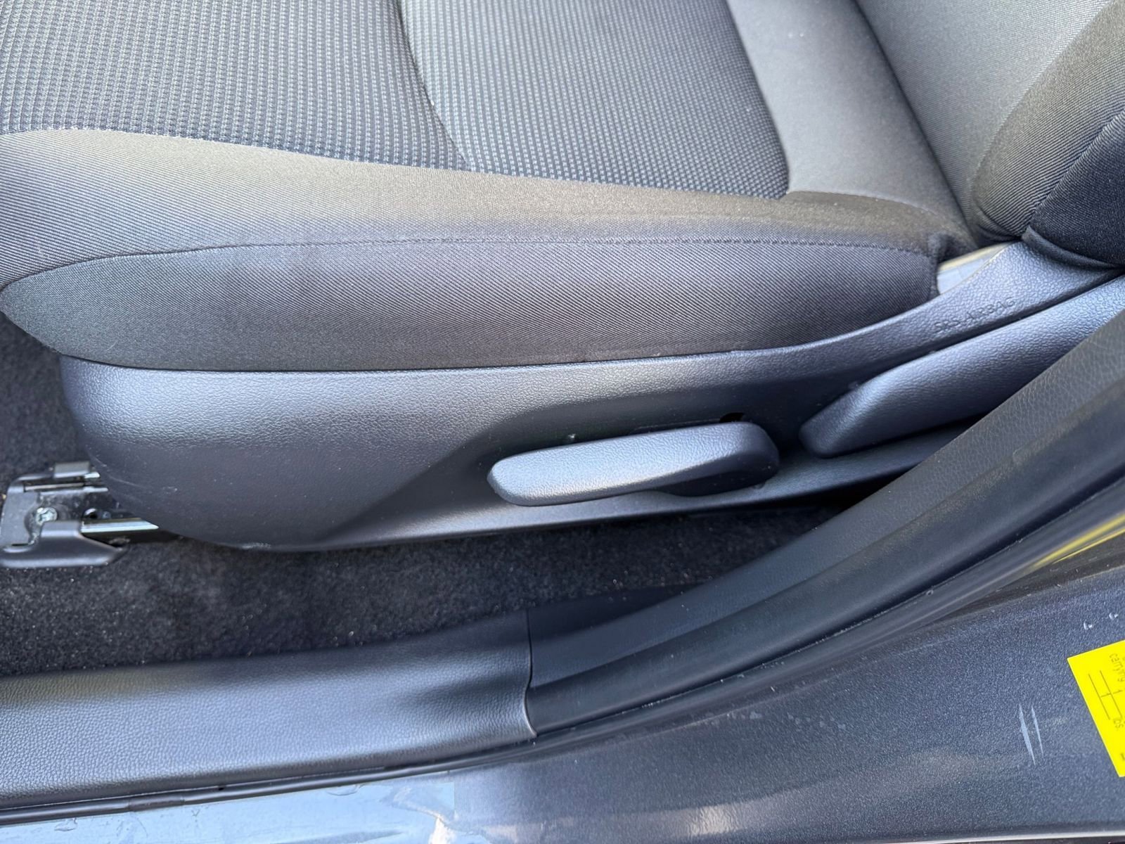 Thumbnail: 2025 Toyota RAV4 - 23