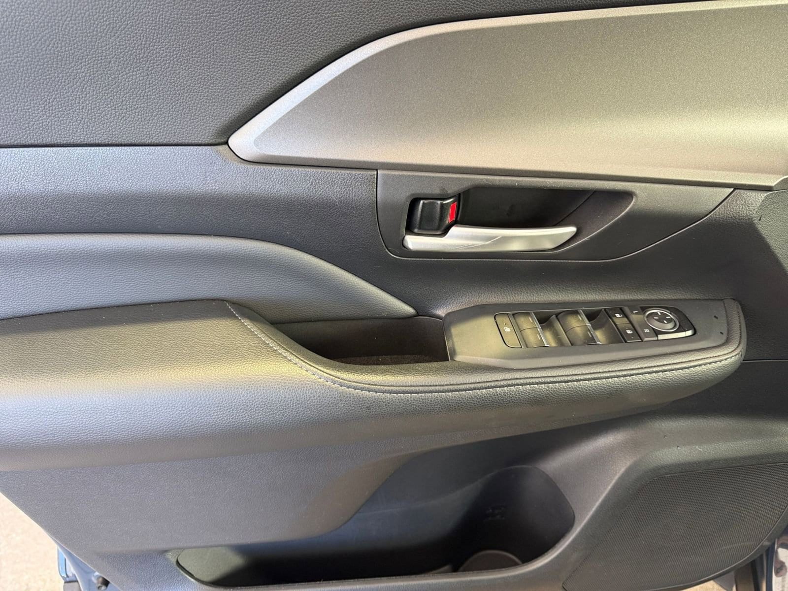 Thumbnail: 2025 Toyota Grand Highlander - 20