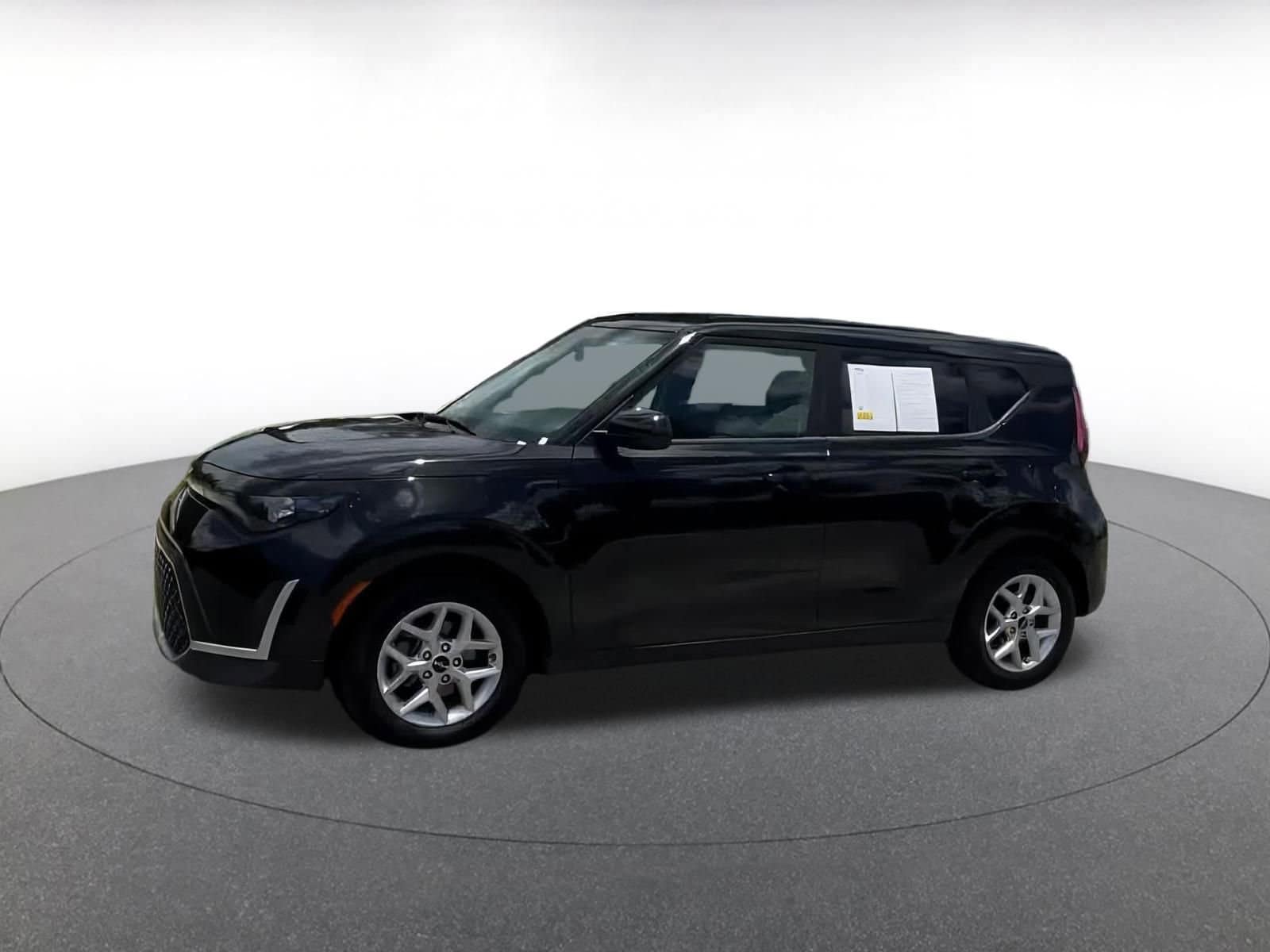 Thumbnail: 2023 Kia Soul - 7