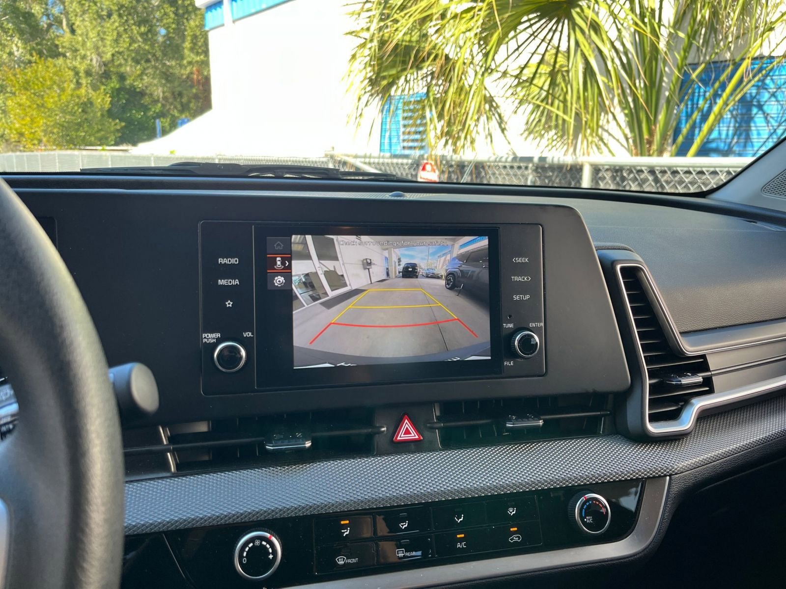 Thumbnail: 2025 Kia Sportage - 17