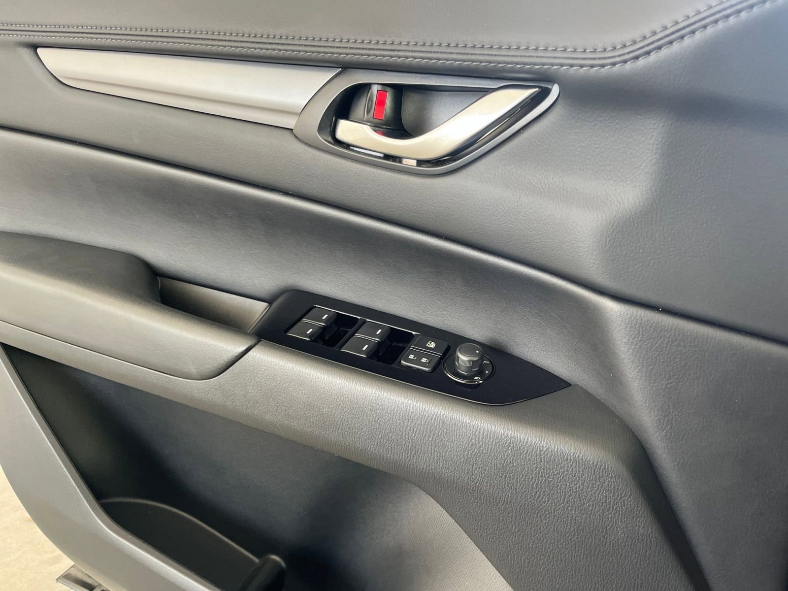 Thumbnail: 2025 Mazda CX-5 - 18