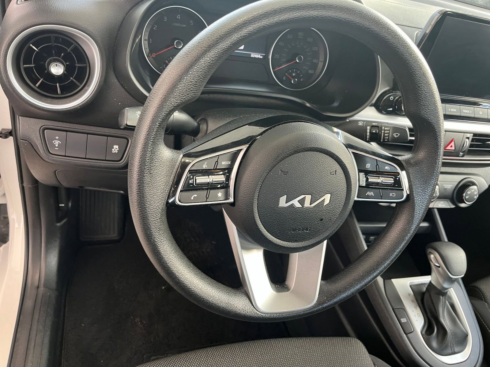 Thumbnail: 2024 Kia Forte - 27