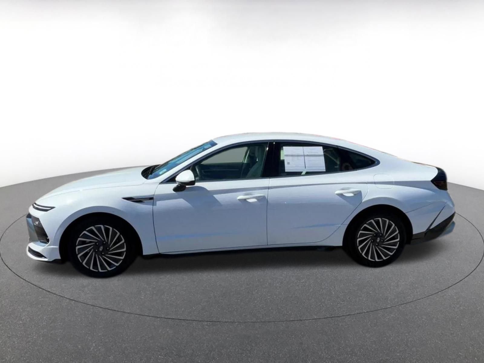 Thumbnail: 2025 Hyundai Sonata - 10