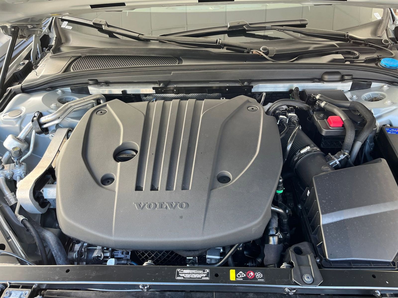 Thumbnail: 2025 Volvo S60 - 32