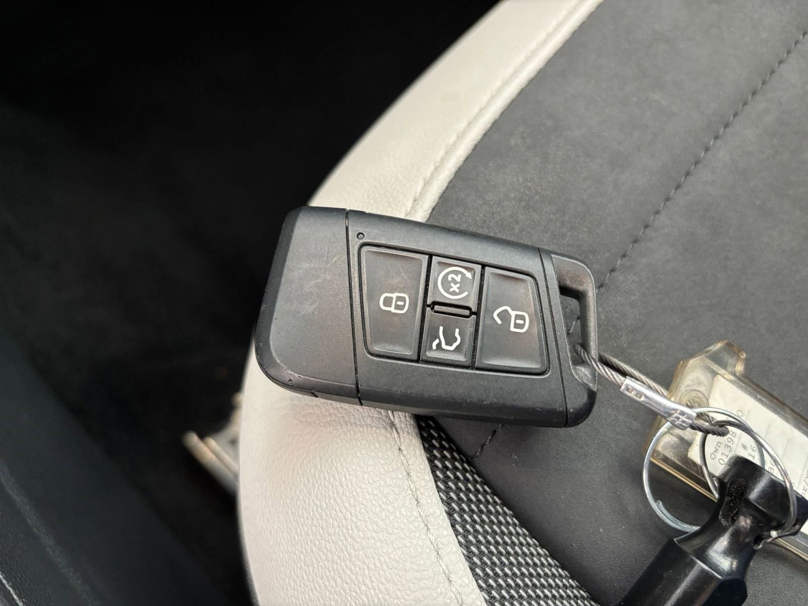 Thumbnail: 2025 Volkswagen Taos - 21