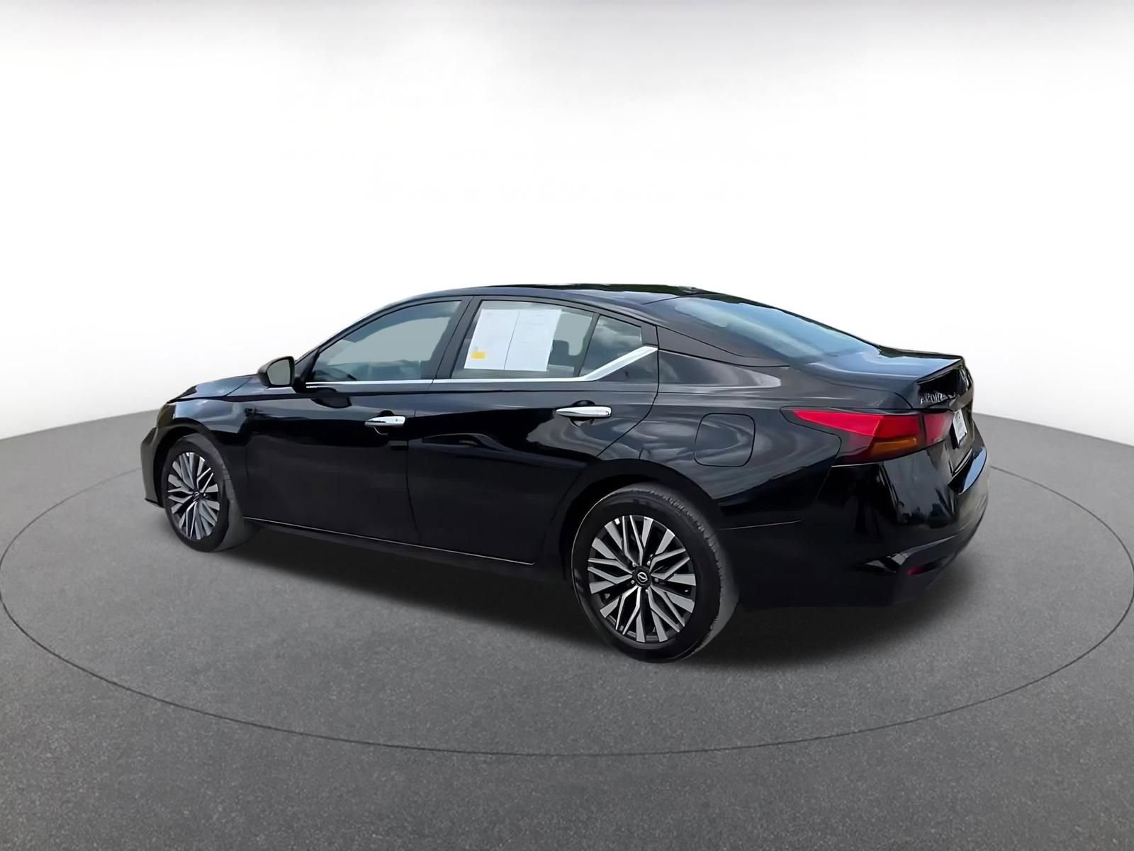 Thumbnail: 2025 Nissan Altima - 10