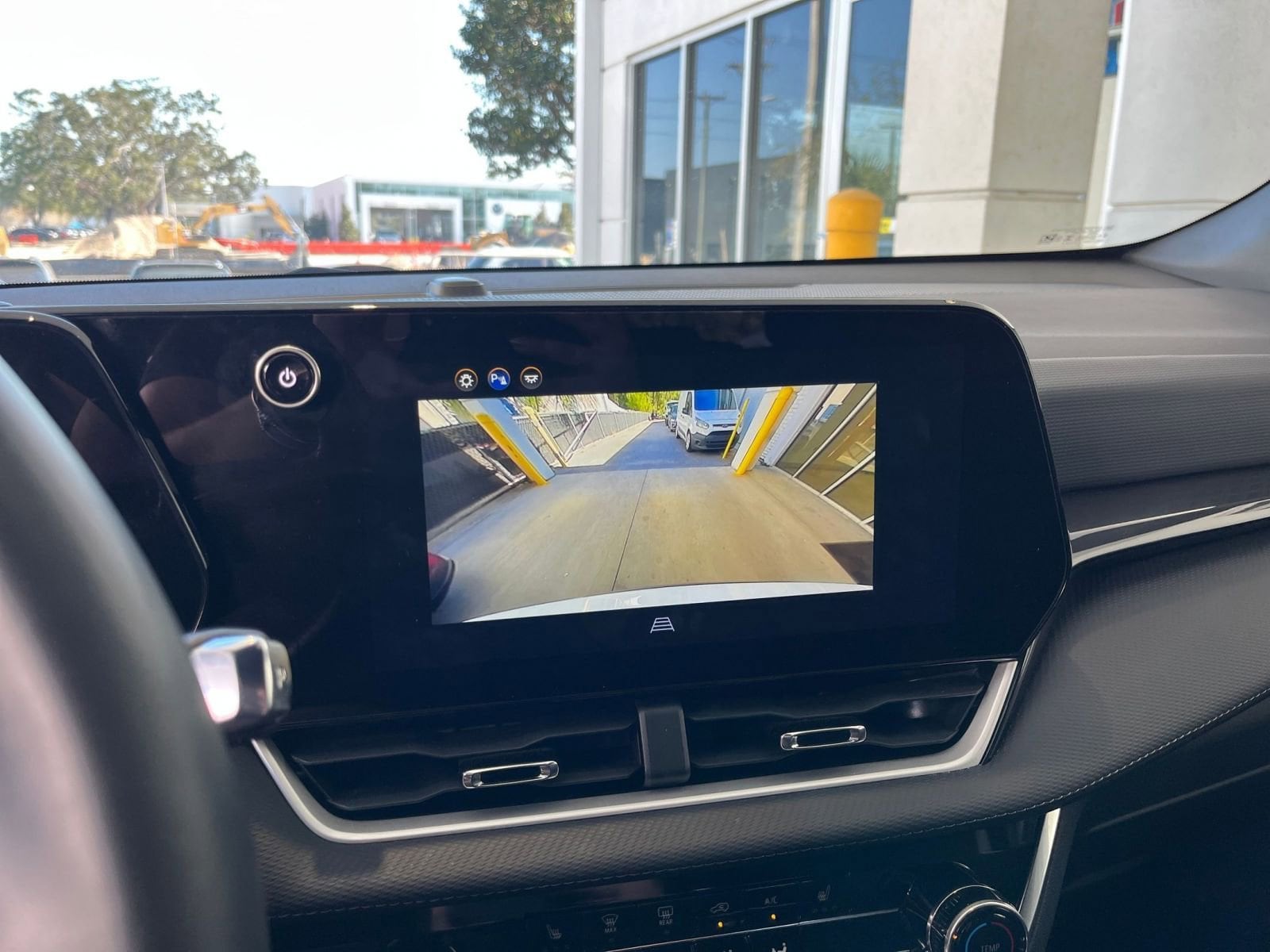 Thumbnail: 2025 Chevrolet Equinox - 17