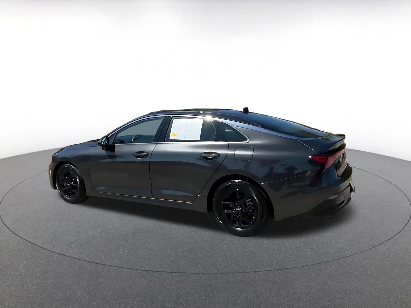 Thumbnail: 2025 Kia K5 - 10