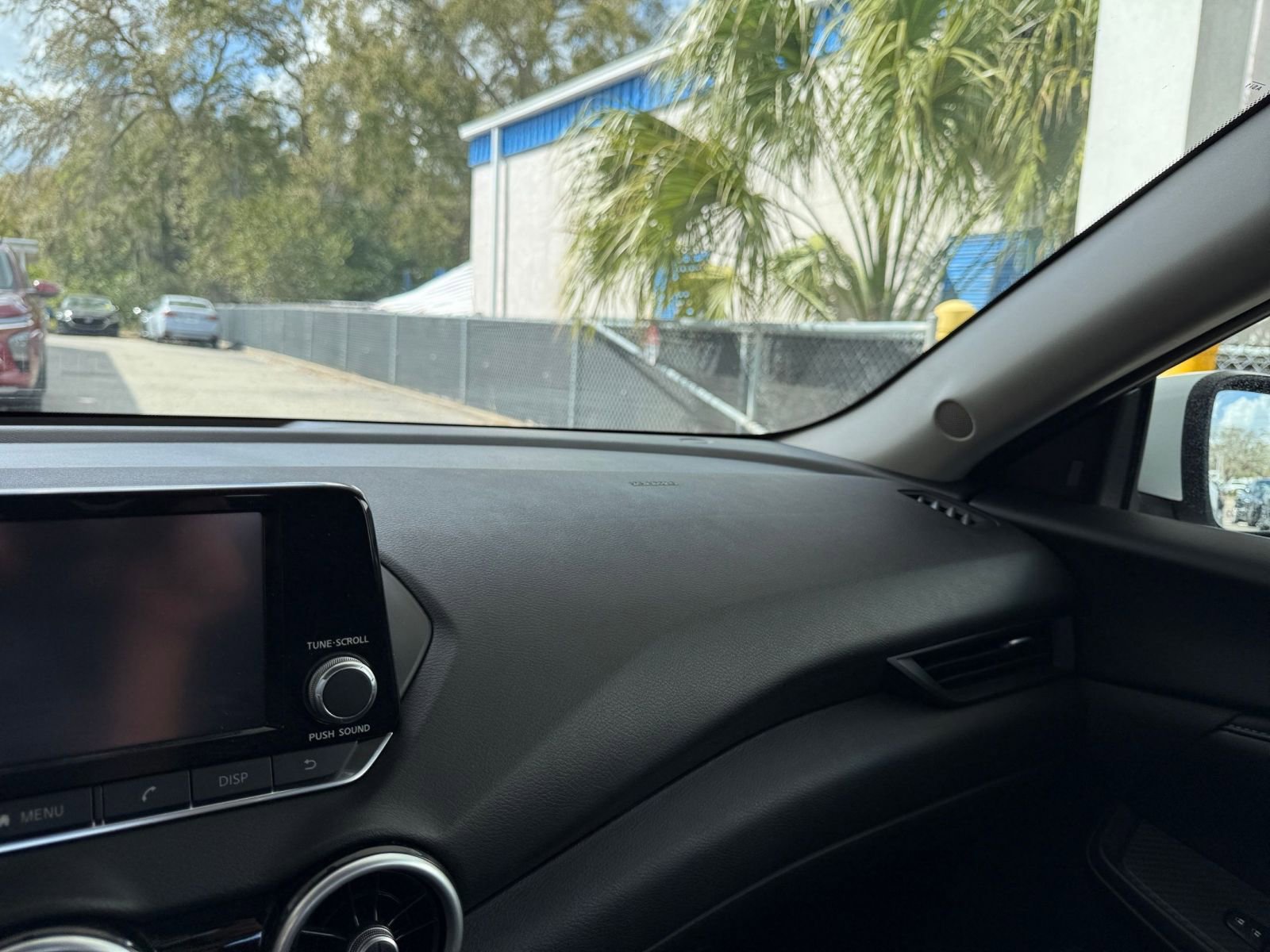 Thumbnail: 2025 Nissan Sentra - 33