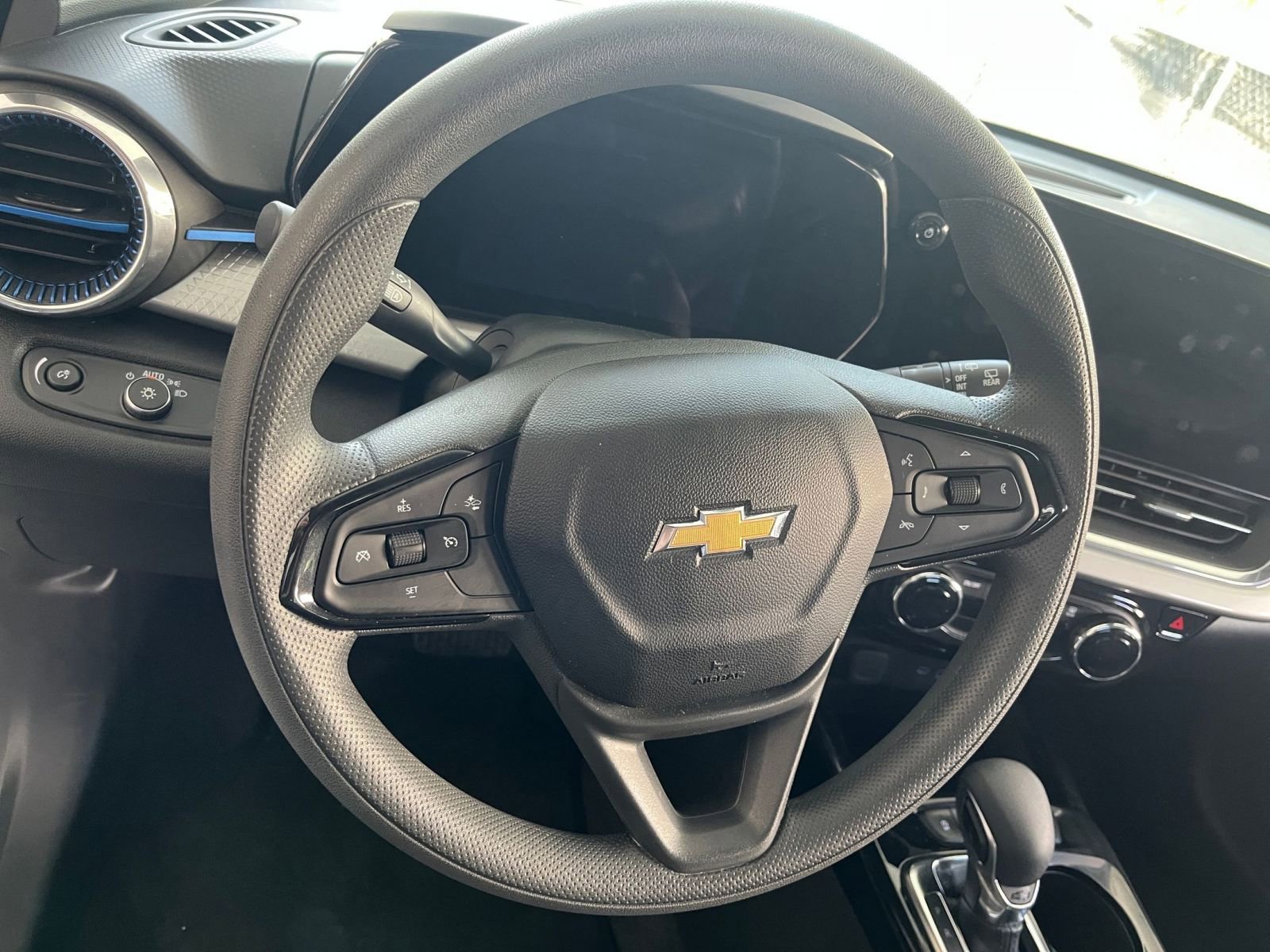 Thumbnail: 2025 Chevrolet Trax - 28