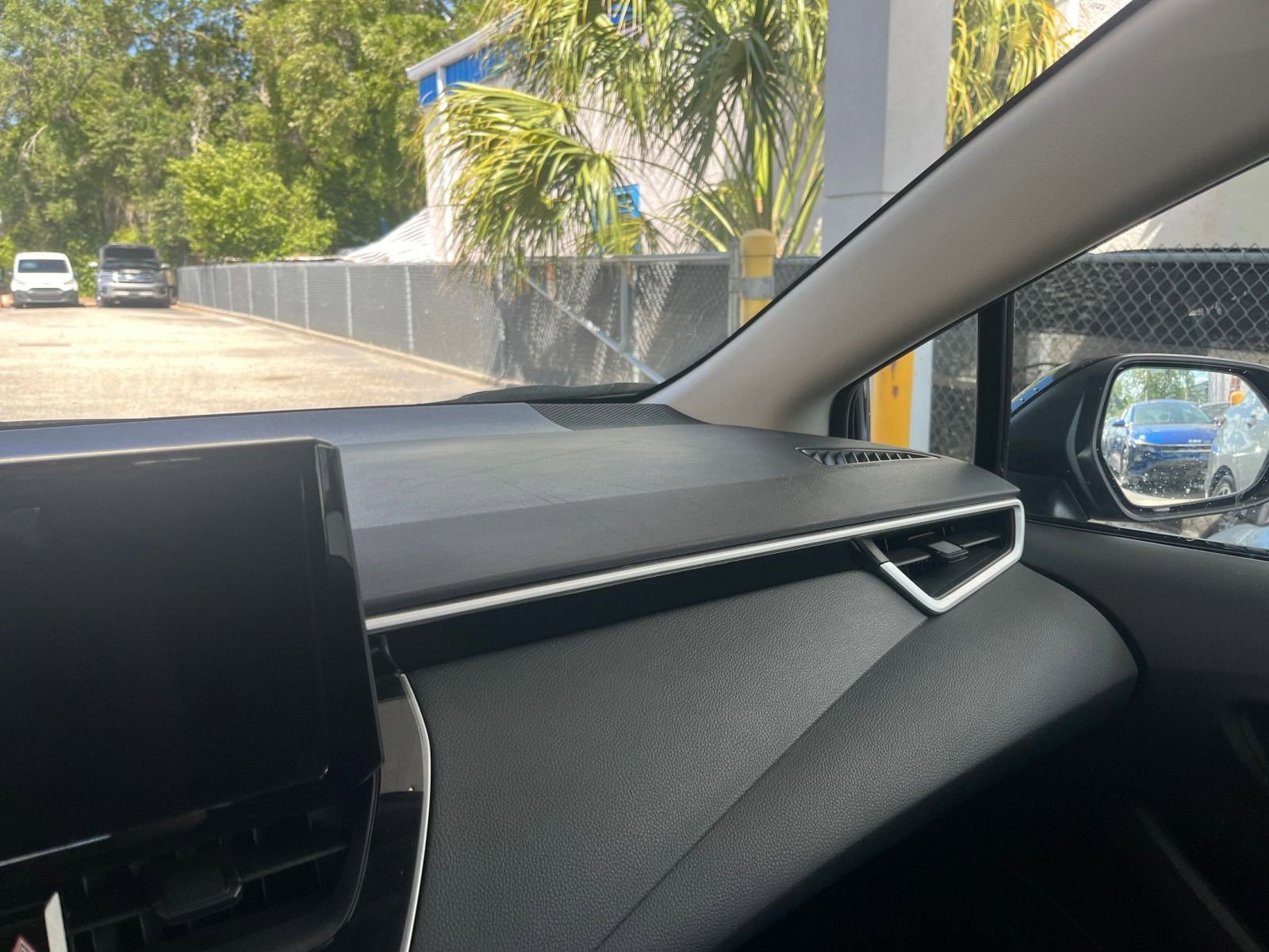 Thumbnail: 2025 Toyota Corolla - 33