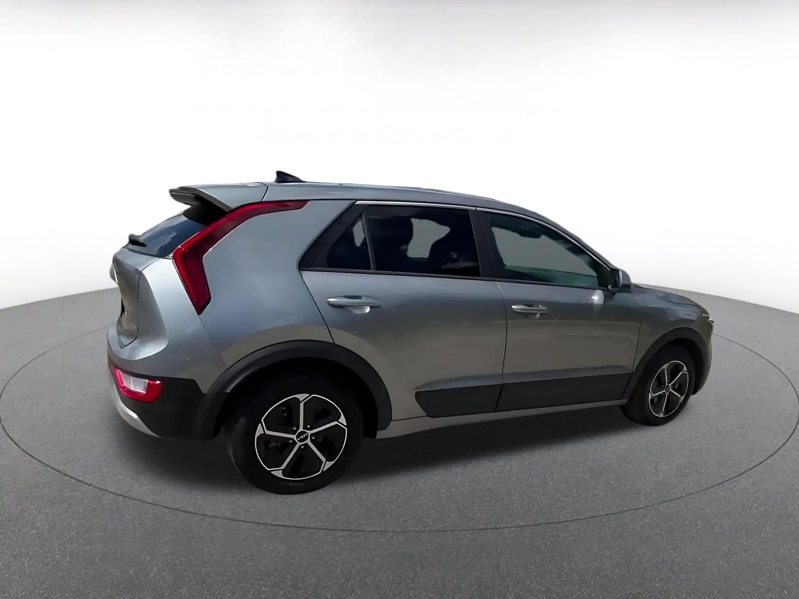 Thumbnail: 2026 Kia Niro - 14