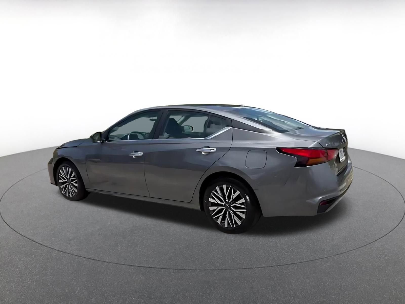 Thumbnail: 2025 Nissan Altima - 10