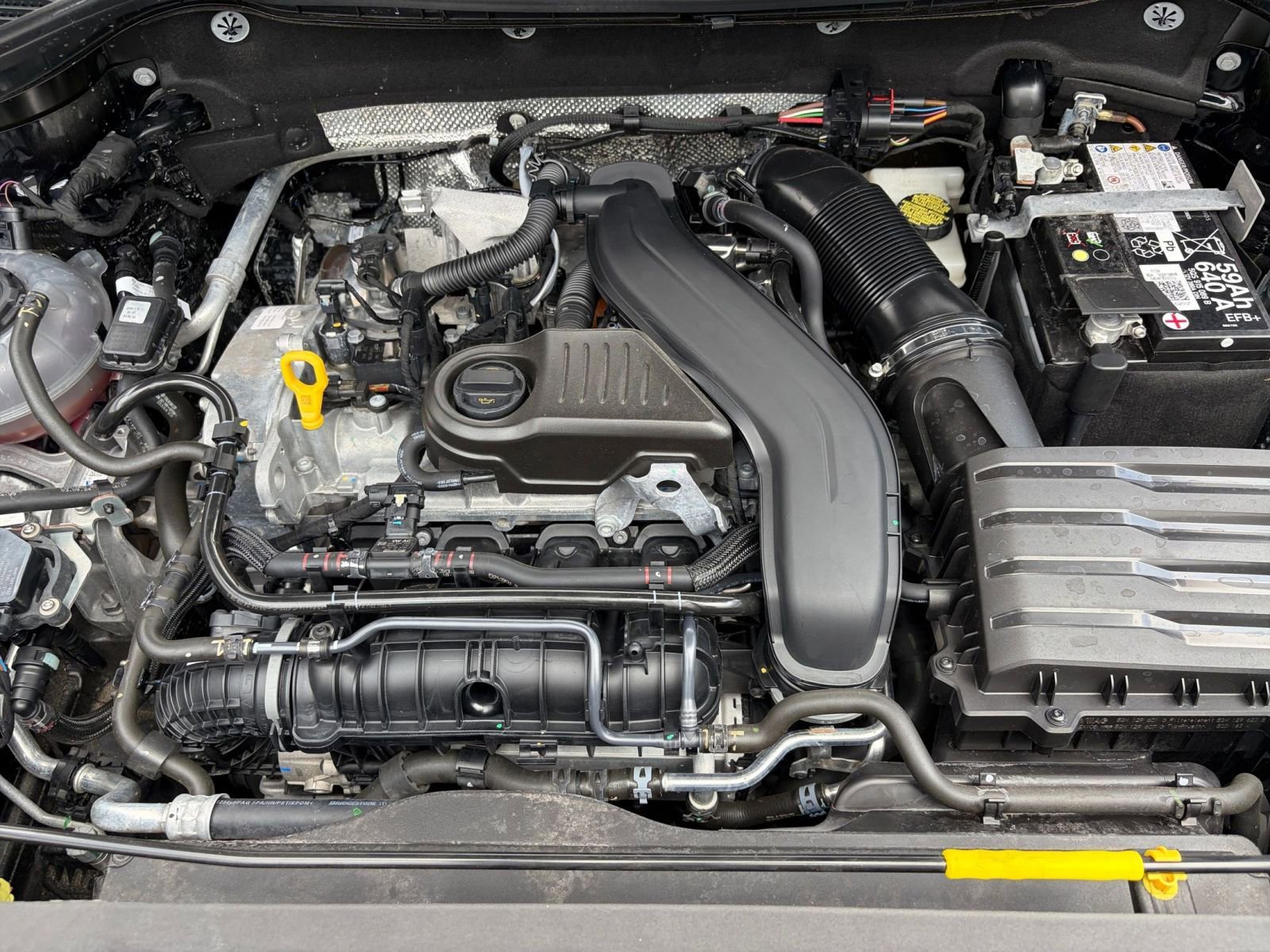 Thumbnail: 2025 Volkswagen Taos - 32