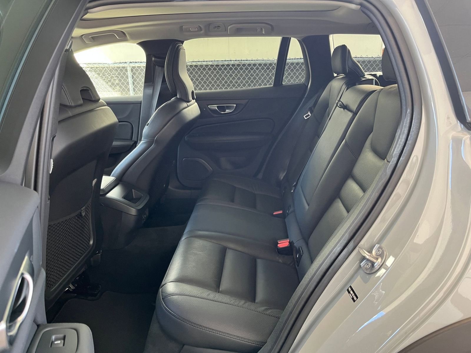 Thumbnail: 2025 Volvo S60 - 25