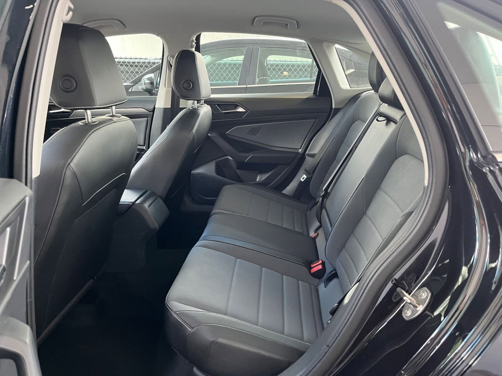 Thumbnail: 2025 Volkswagen Jetta - 25