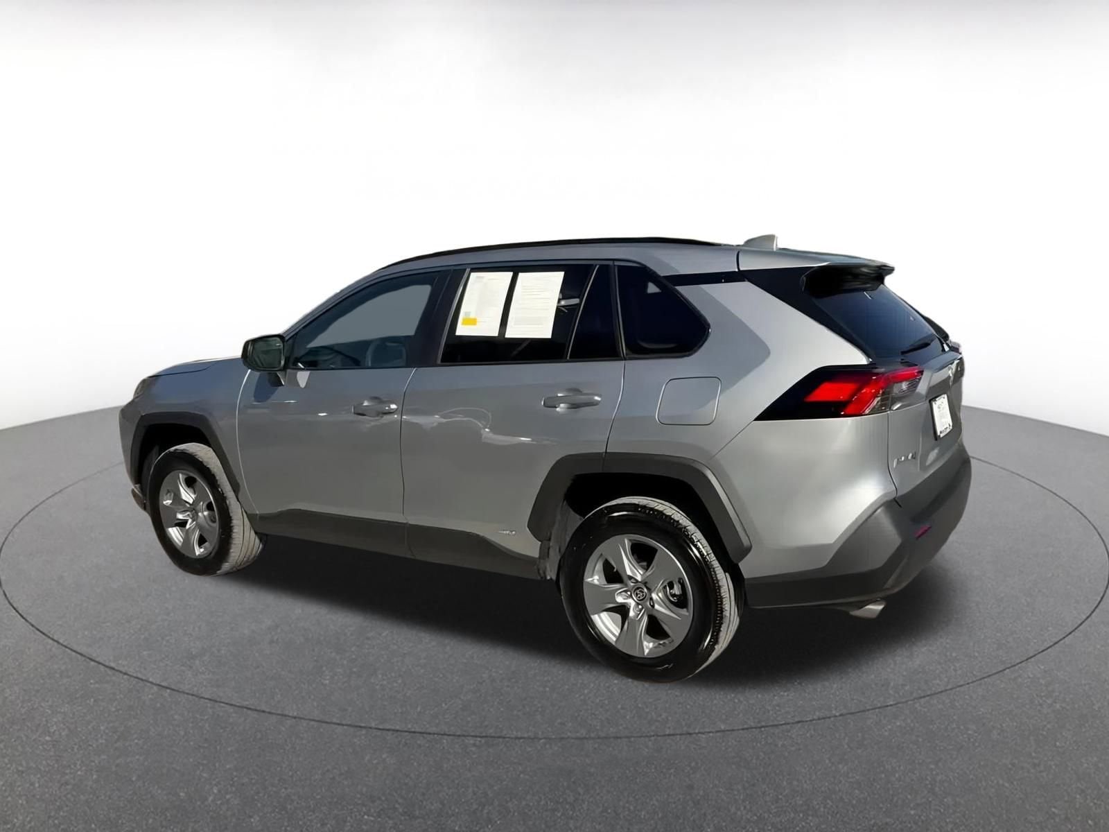 Thumbnail: 2025 Toyota RAV4 - 10