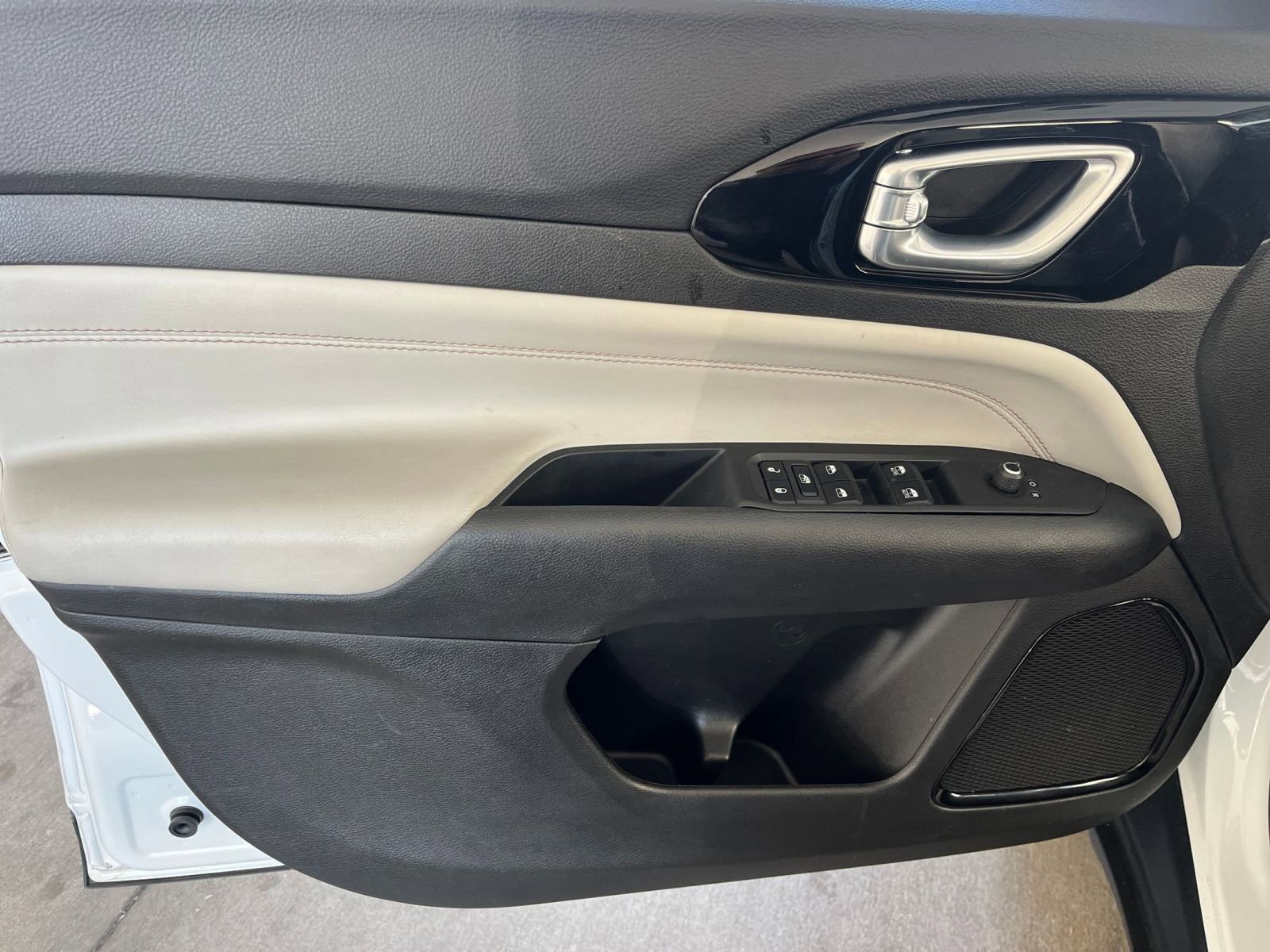 Thumbnail: 2025 Jeep Compass - 18