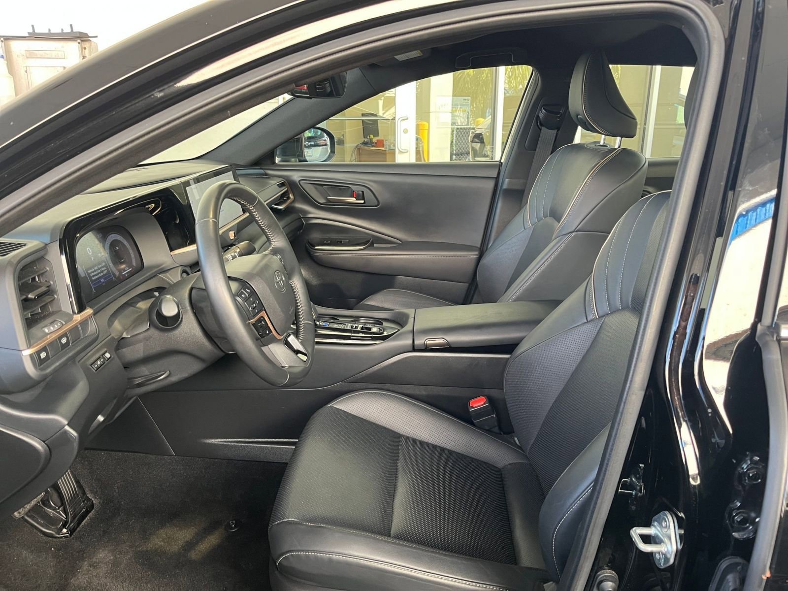 Thumbnail: 2025 Toyota Crown - 27