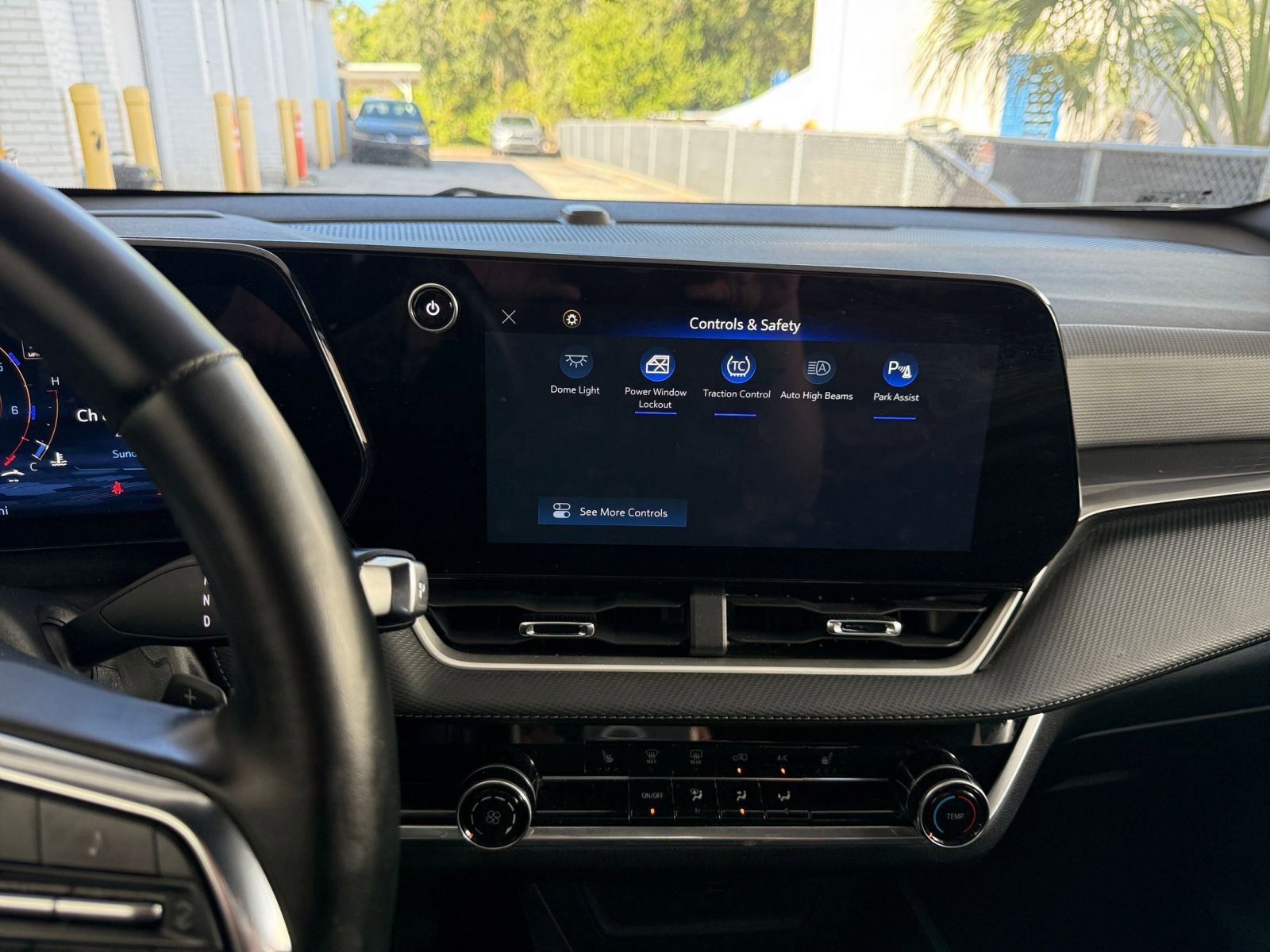 Thumbnail: 2025 Chevrolet Equinox - 18