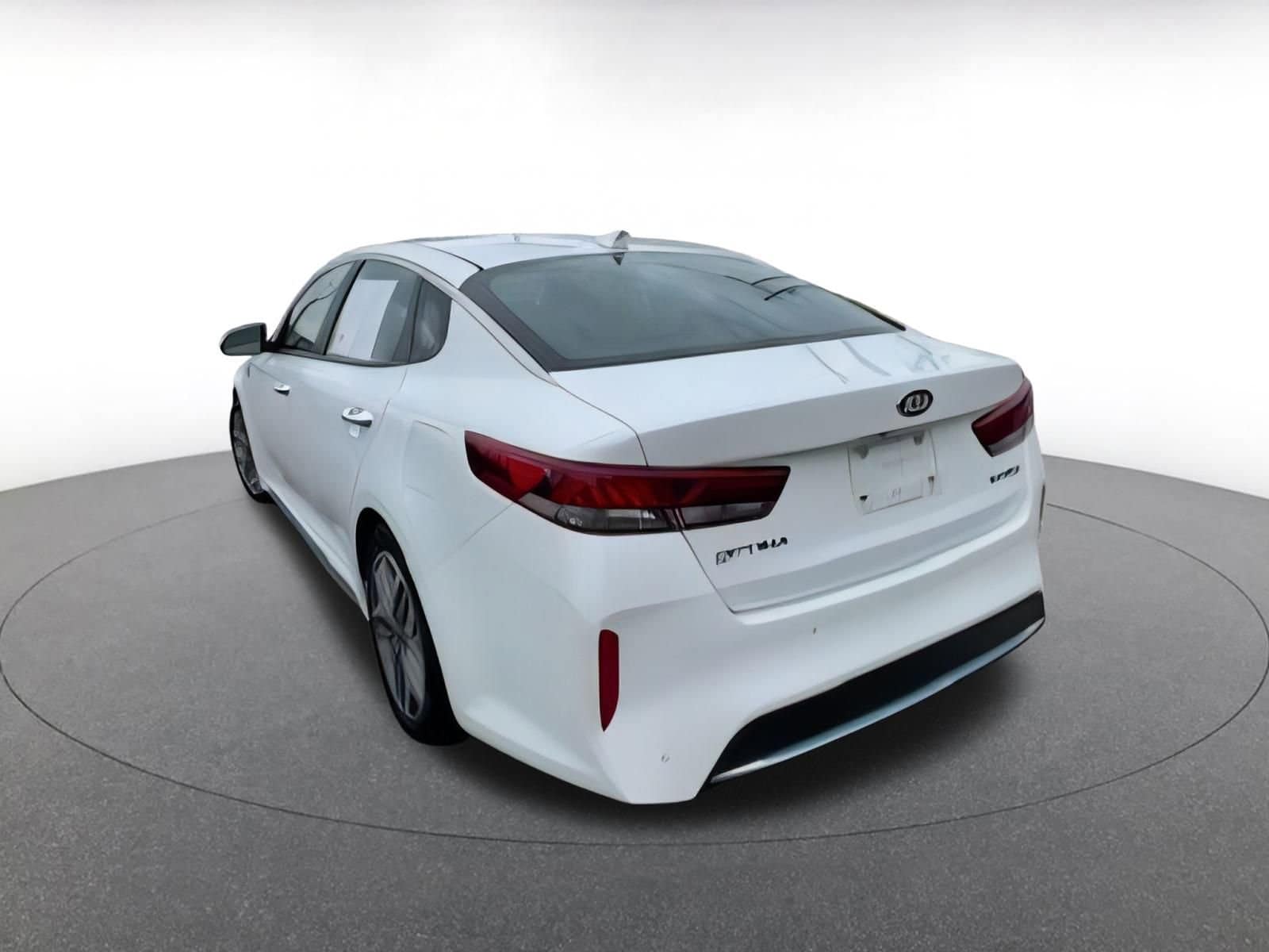 Thumbnail: 2020 Kia Optima - 5