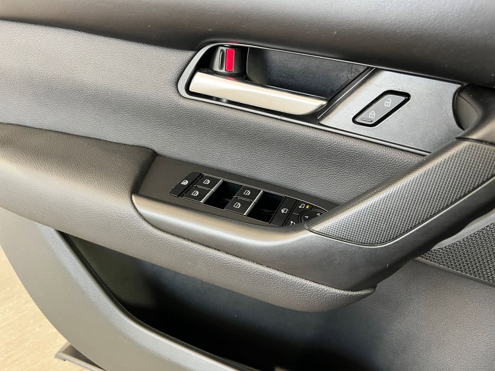 Thumbnail: 2025 Mazda CX-50 - 18