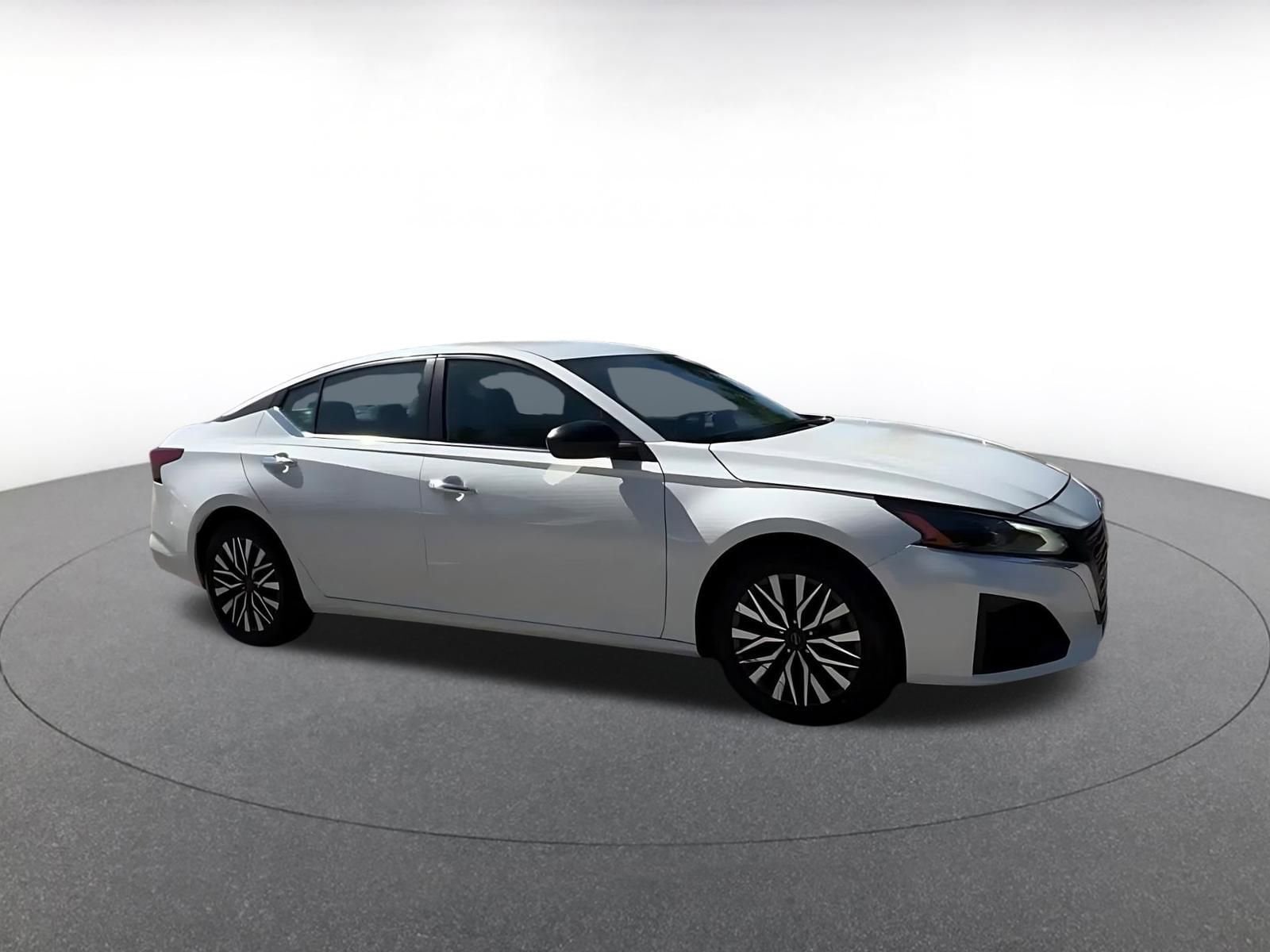 Thumbnail: 2025 Nissan Altima - 2