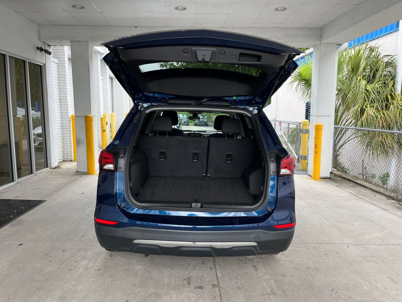 Thumbnail: 2023 Chevrolet Equinox - 31