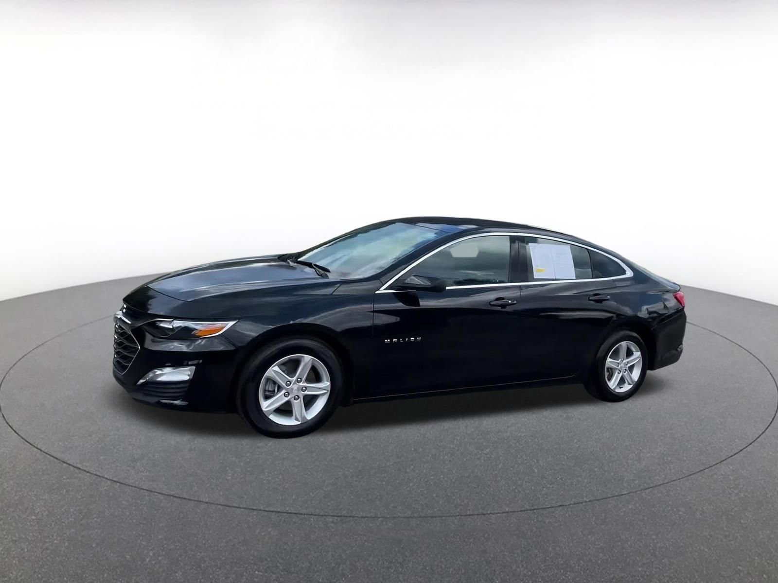 Thumbnail: 2023 Chevrolet Malibu - 8