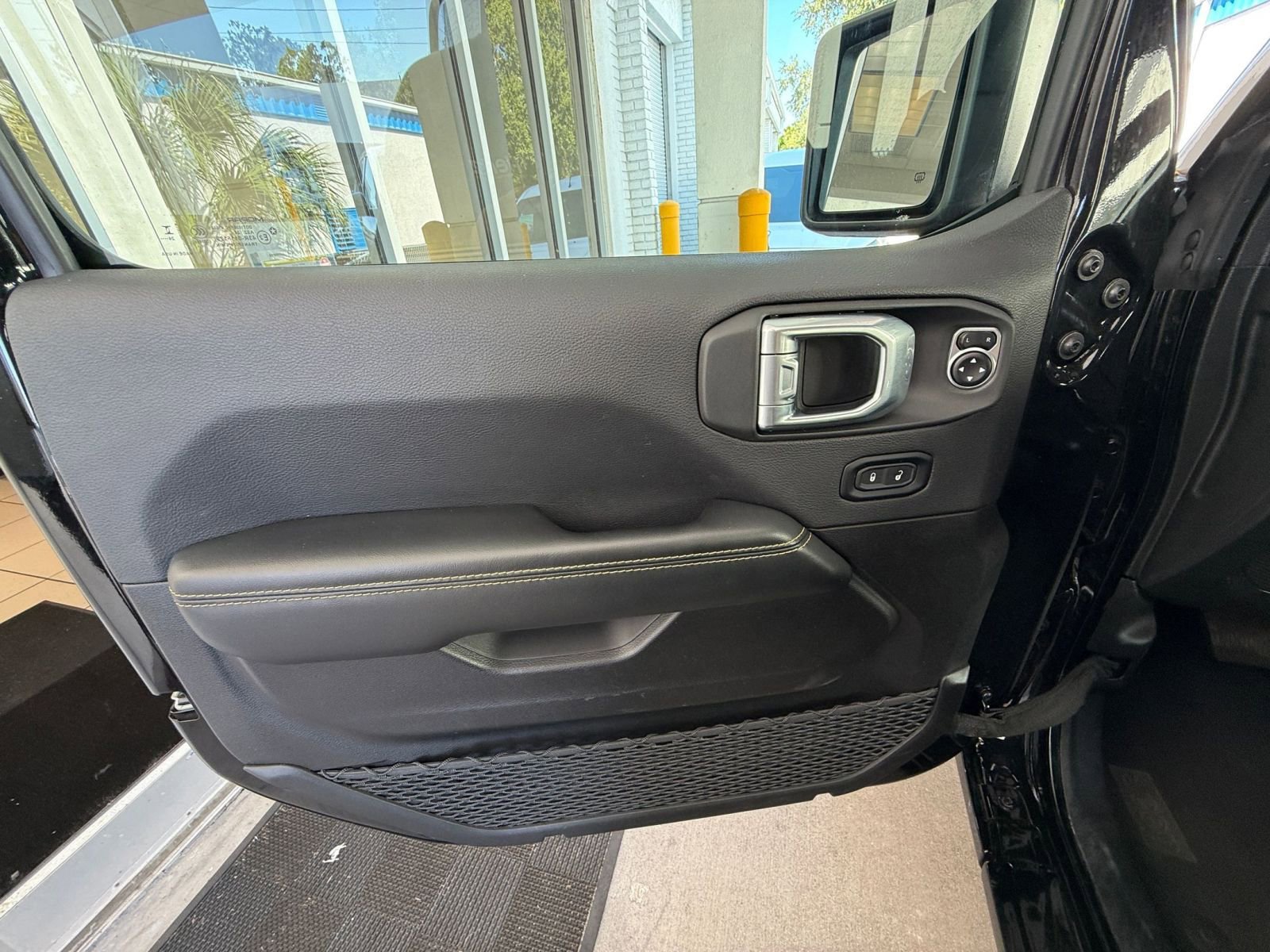 Thumbnail: 2025 Jeep Wrangler - 20