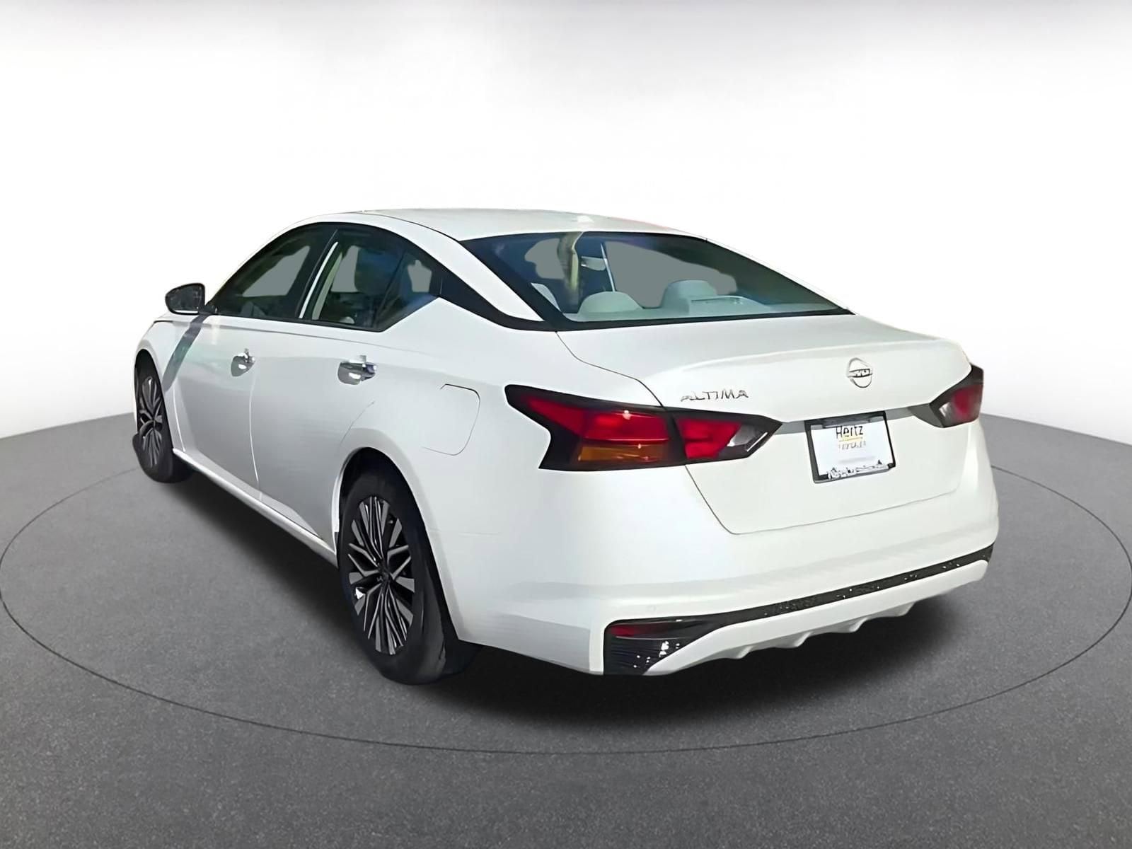 Thumbnail: 2025 Nissan Altima - 11