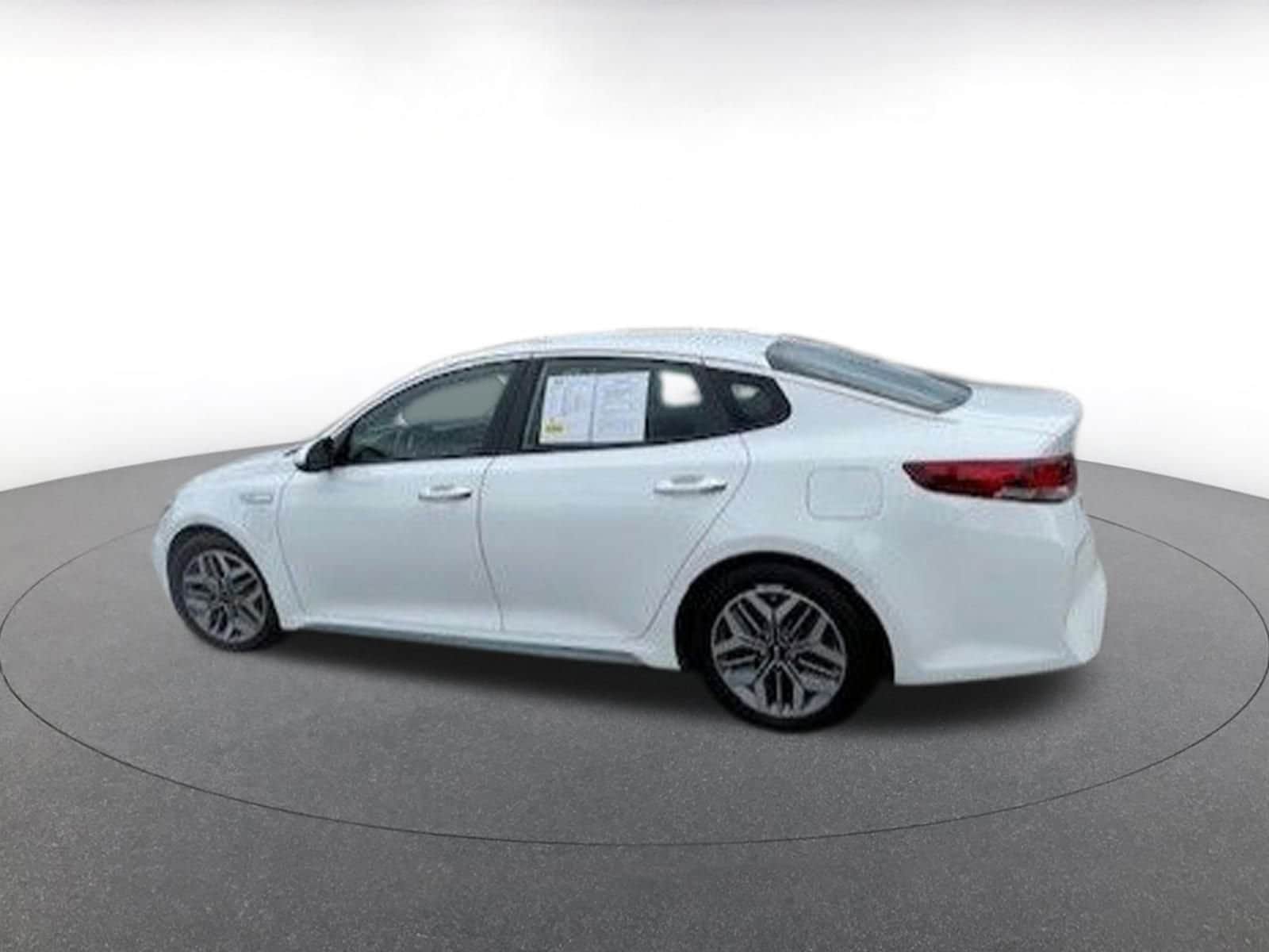 Thumbnail: 2020 Kia Optima - 4