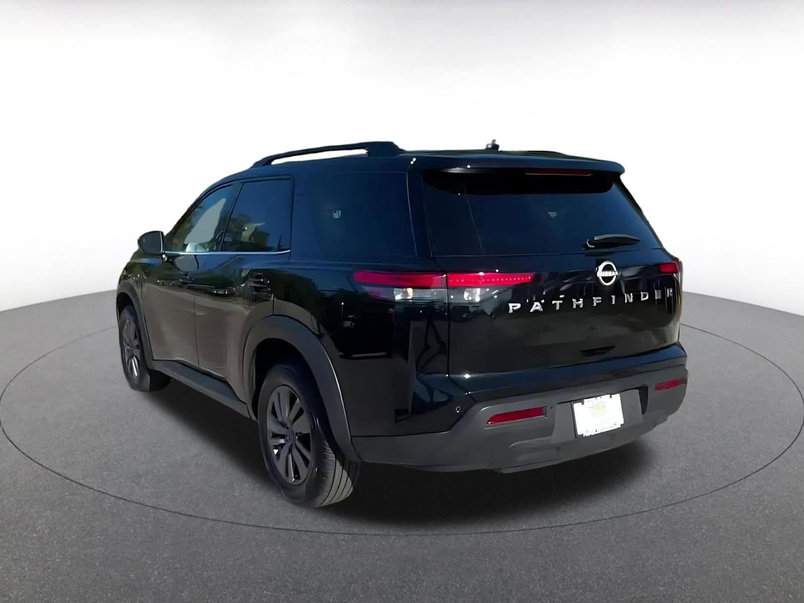 Thumbnail: 2025 Nissan Pathfinder - 11