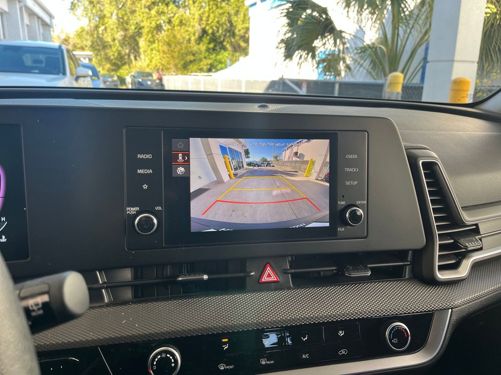 Thumbnail: 2025 Kia Sportage - 24