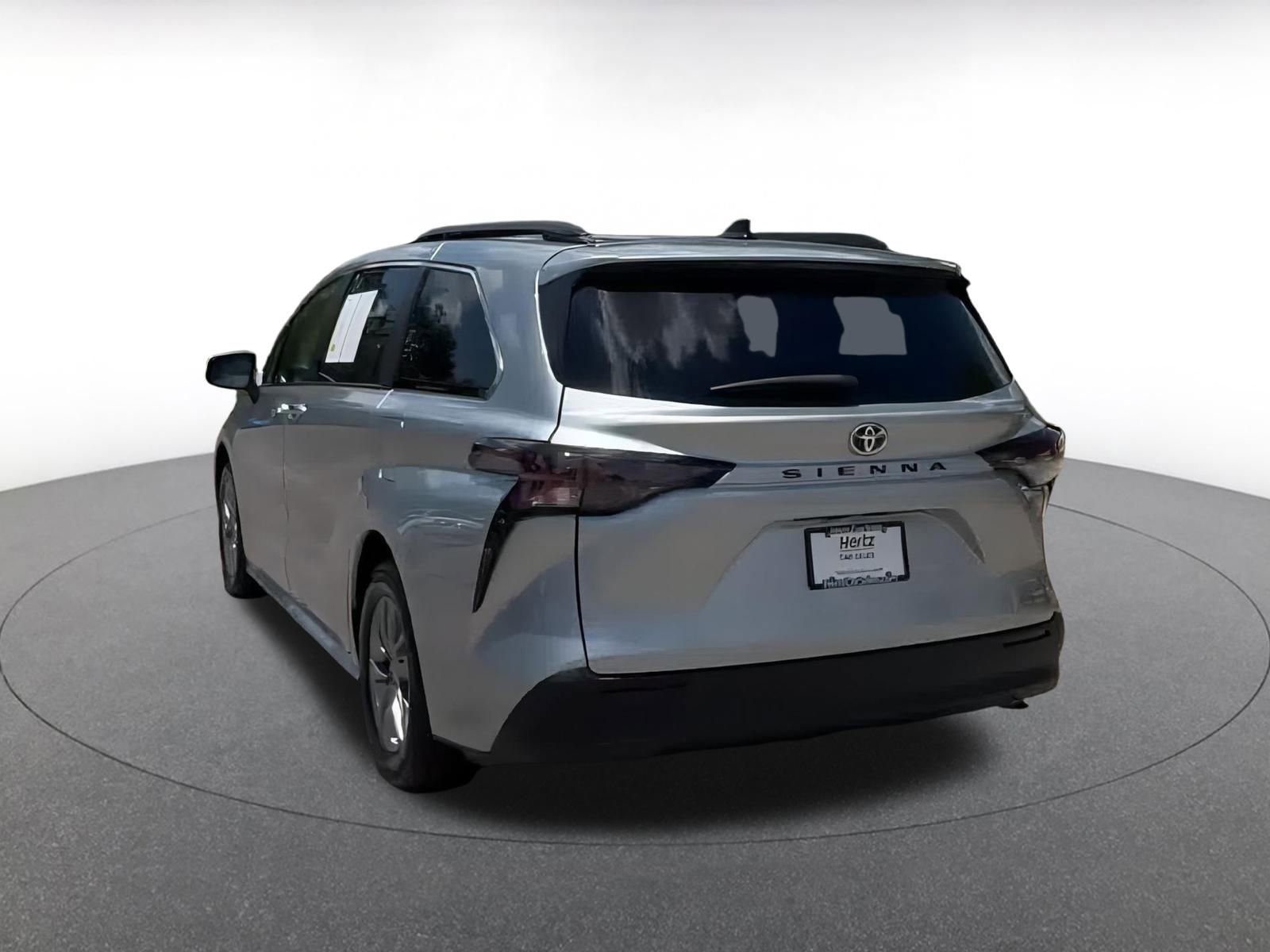 Thumbnail: 2024 Toyota Sienna - 10